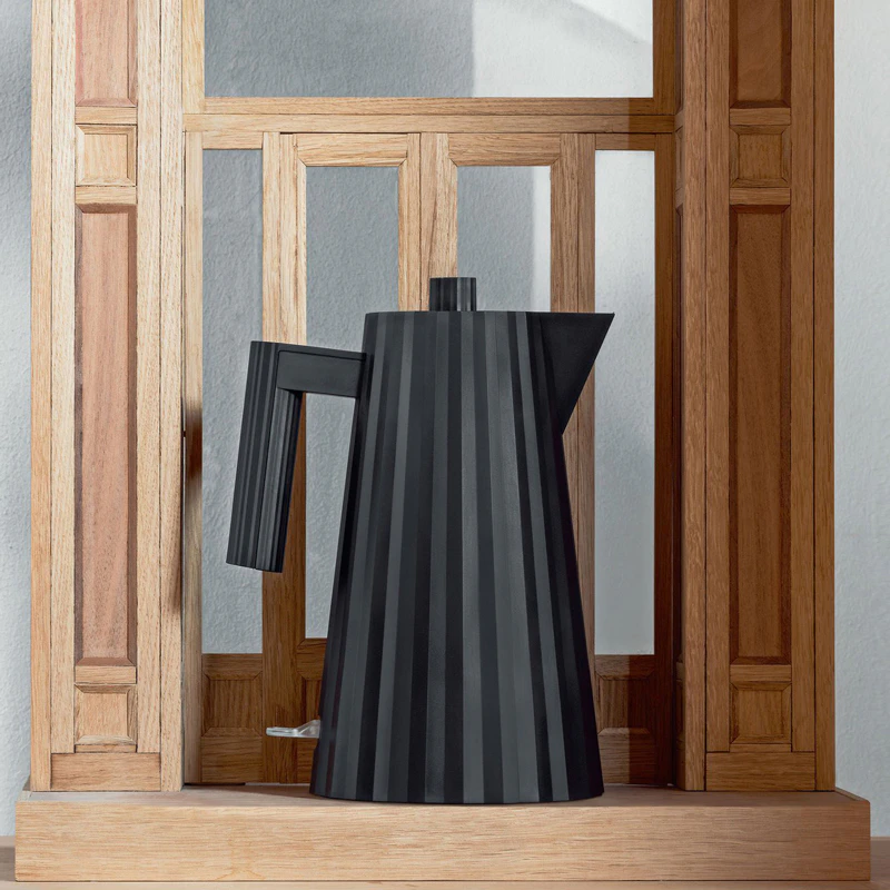 Alessi Vattenkokare Plissé 1,7 L, svart från Alessi, bild 2