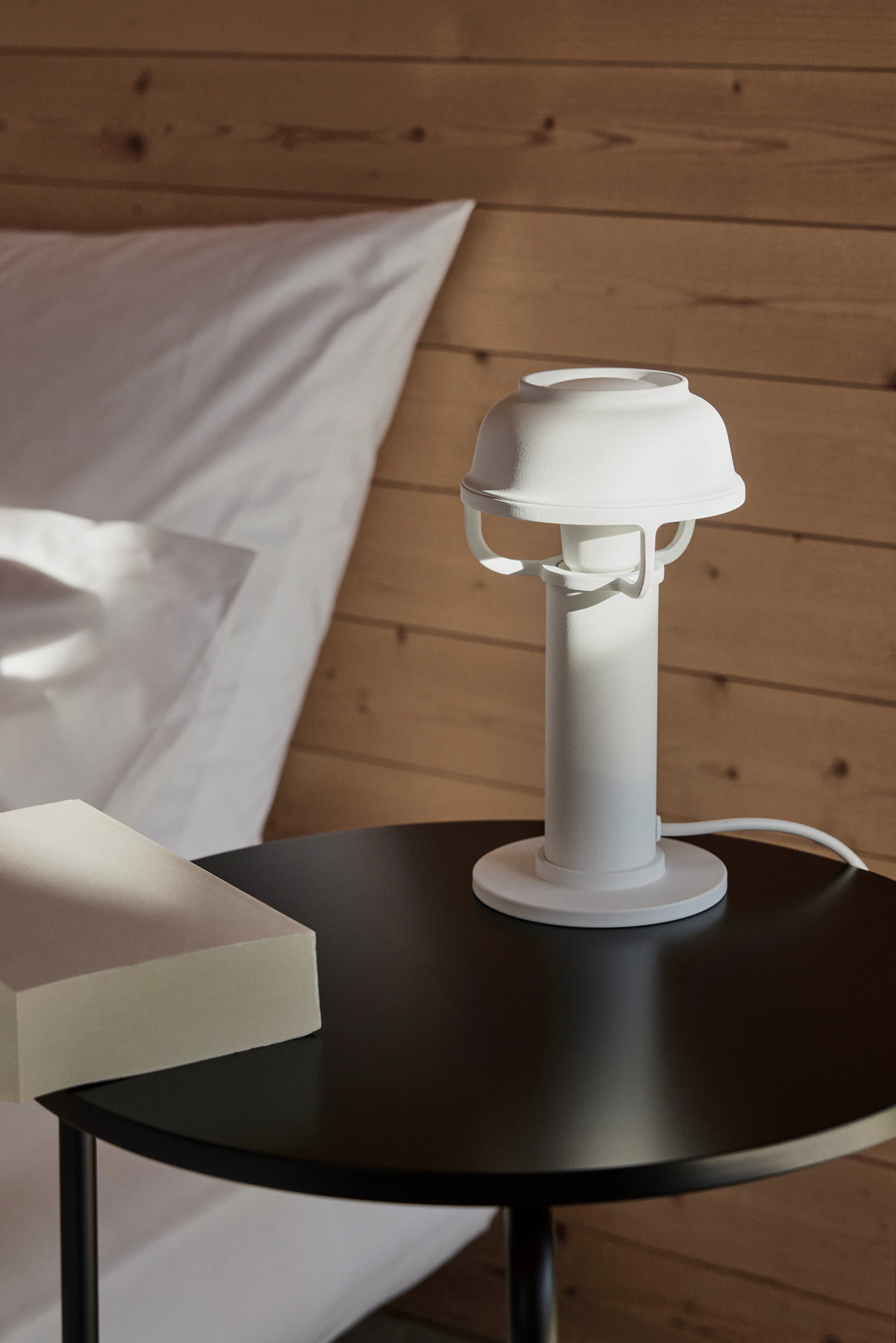 Artek Kori Bordslampa, vit från Artek, bild 5