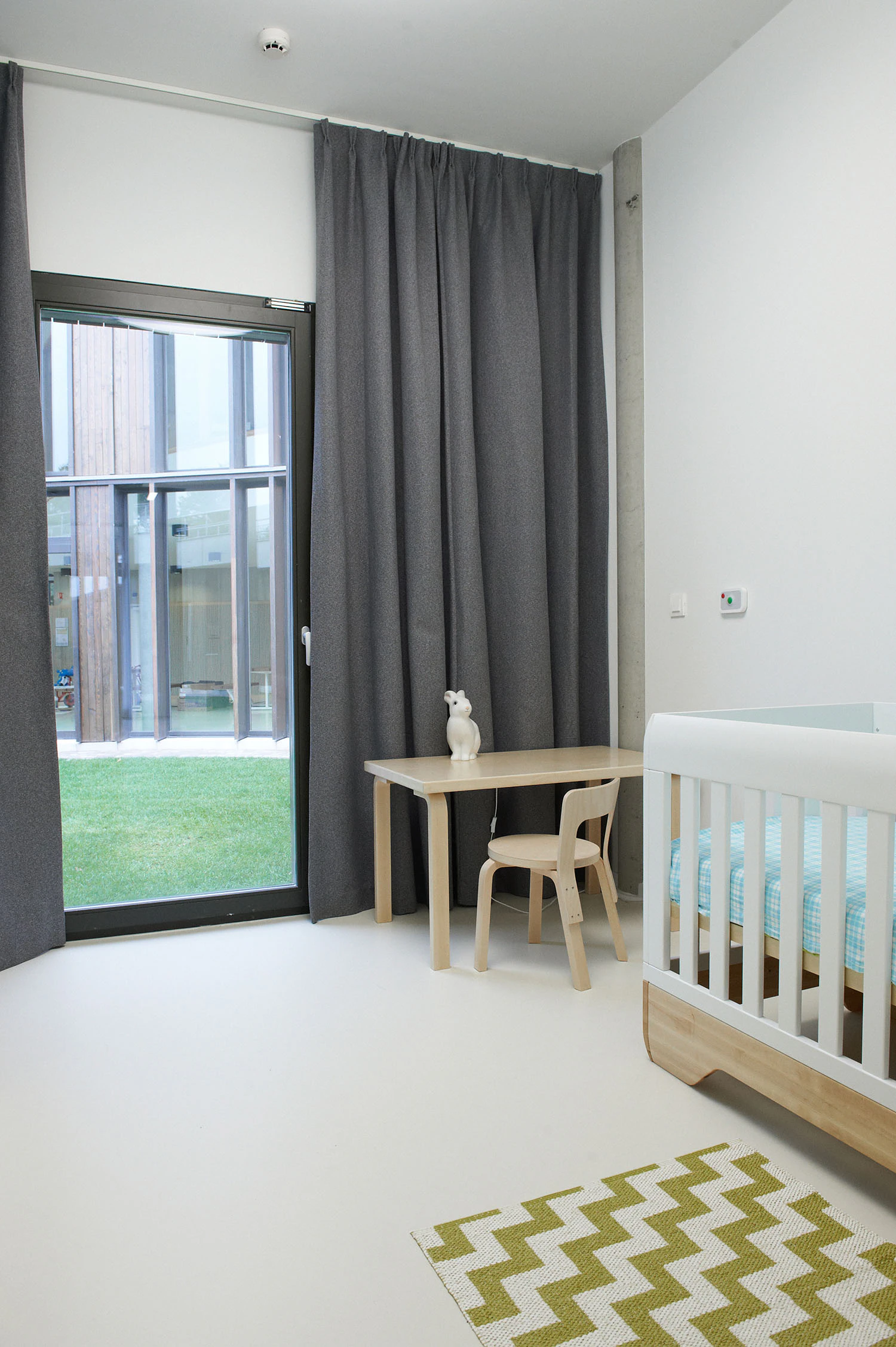 Artek N65 Barnstol, björk från Artek, bild 2