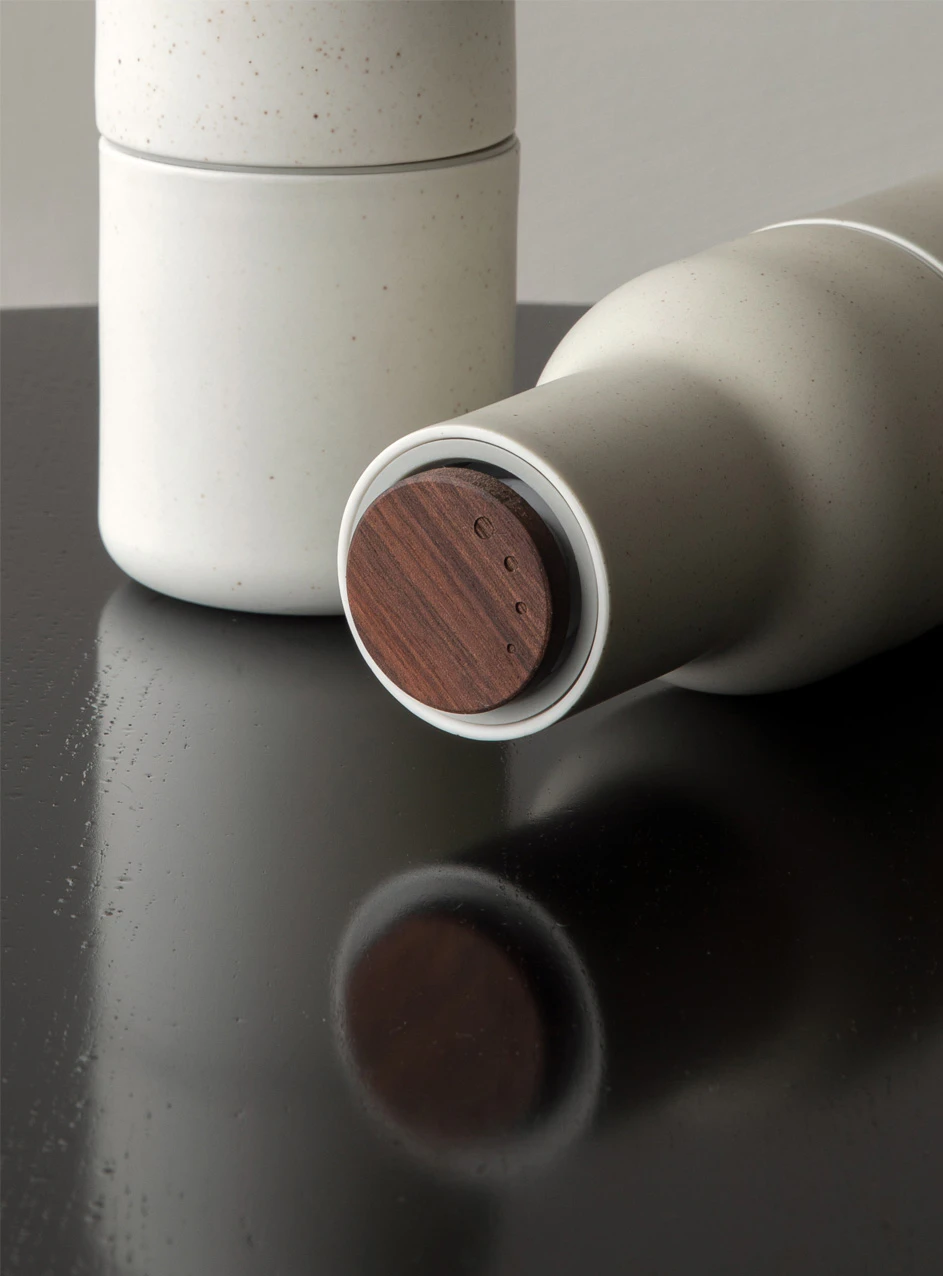 Audo Copenhagen Bottle Grinder Kryddkvarn 2-pack, valnöt från Audo Copenhagen, bild 3