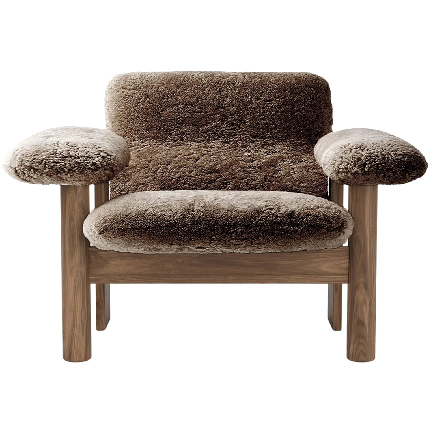 Audo Copenhagen Brasilia F&aring;t&ouml;lj L&aring;g Rygg Walnut / Sheepskin - F&aring;rskinn Sahara