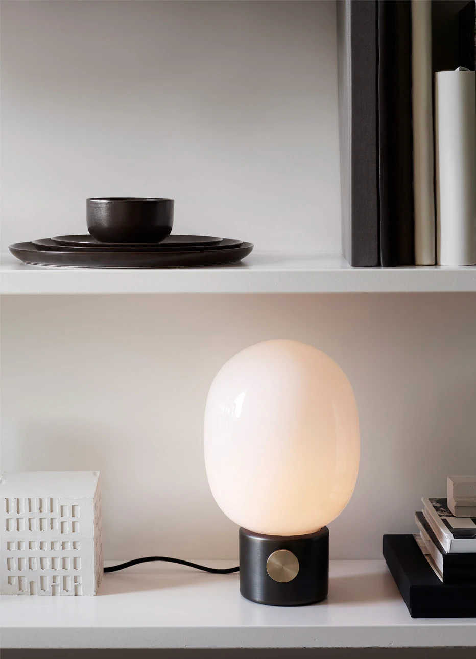 Audo Copenhagen Jwda Bordslampa, bronsad mässing från Audo Copenhagen, bild 2