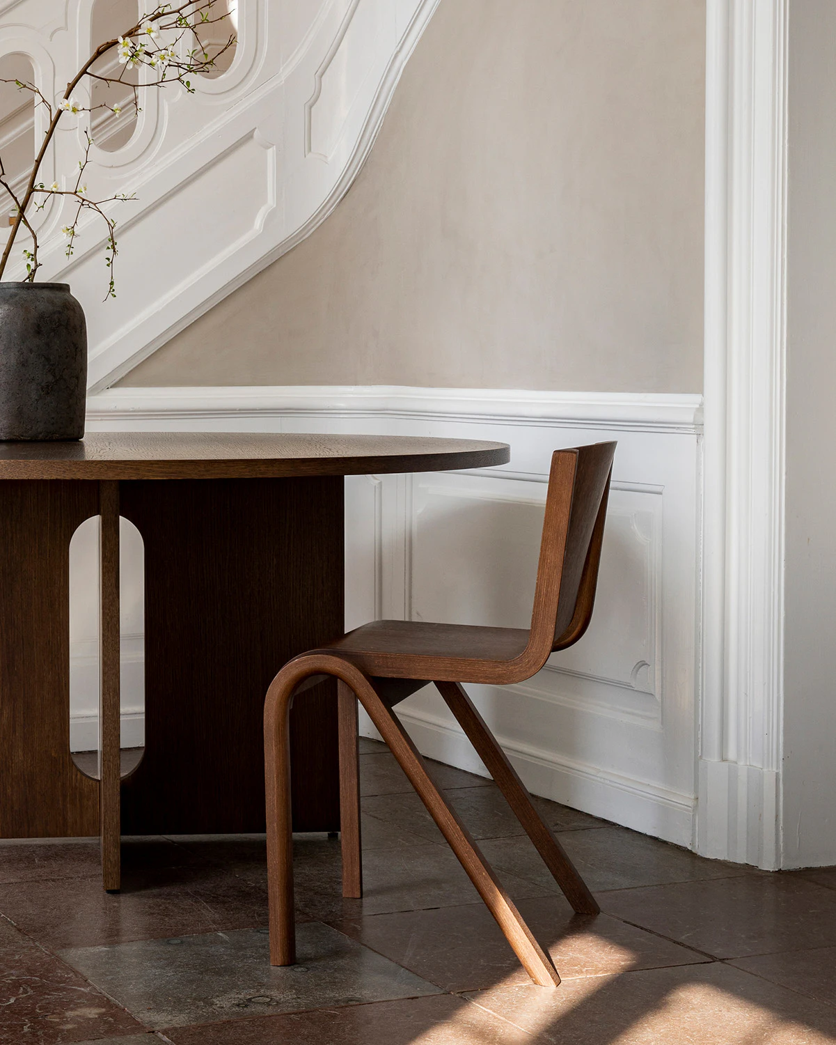 Audo Copenhagen Ready Stol Mörkbetsad Ek, red stained oak från Audo Copenhagen, bild 6