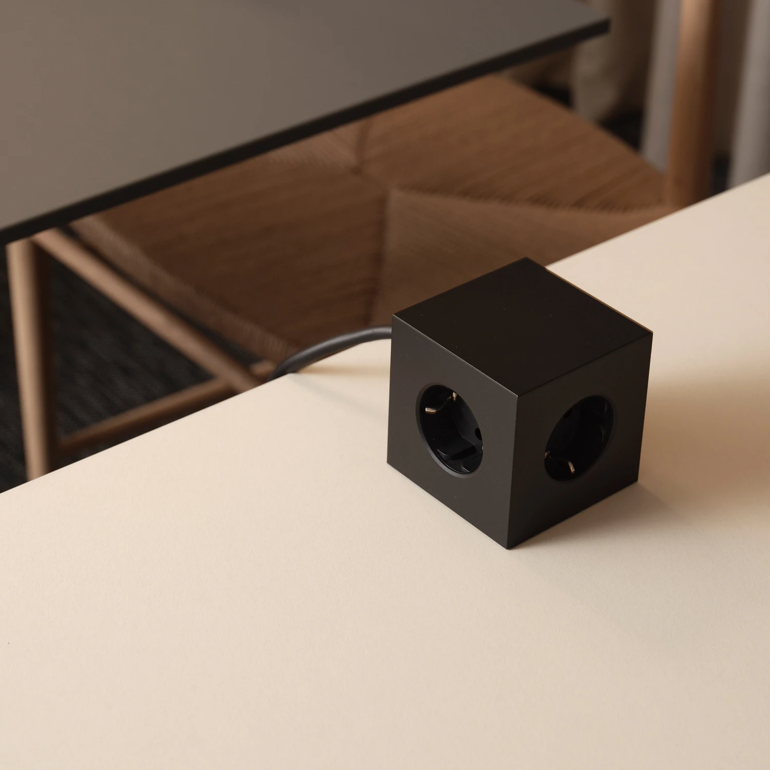 Avolt Square 1 Grenuttag Med Usb-c / Magnet 3 m, stockholm black från Avolt, bild 3