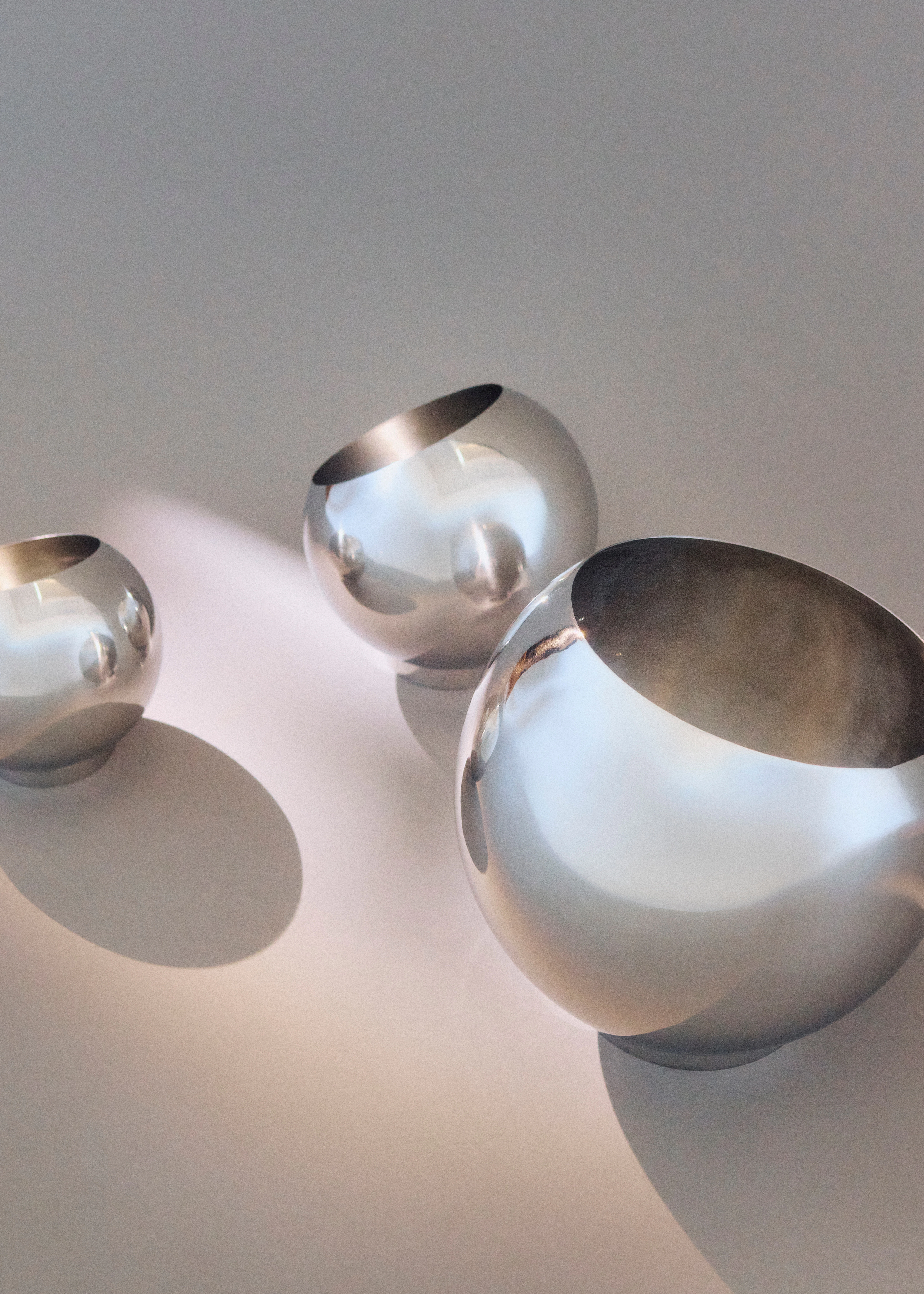 Aytm Globe Blomkruka, silver från AYTM, bild 2