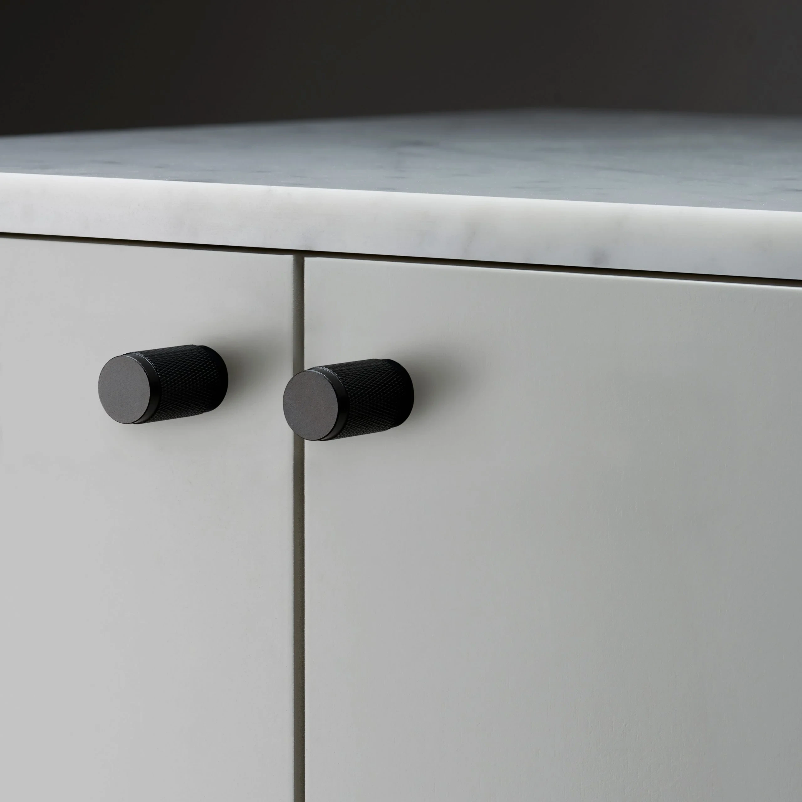 Buster + Punch Cross Knopp 2-pack, svart från Buster + Punch, bild 3