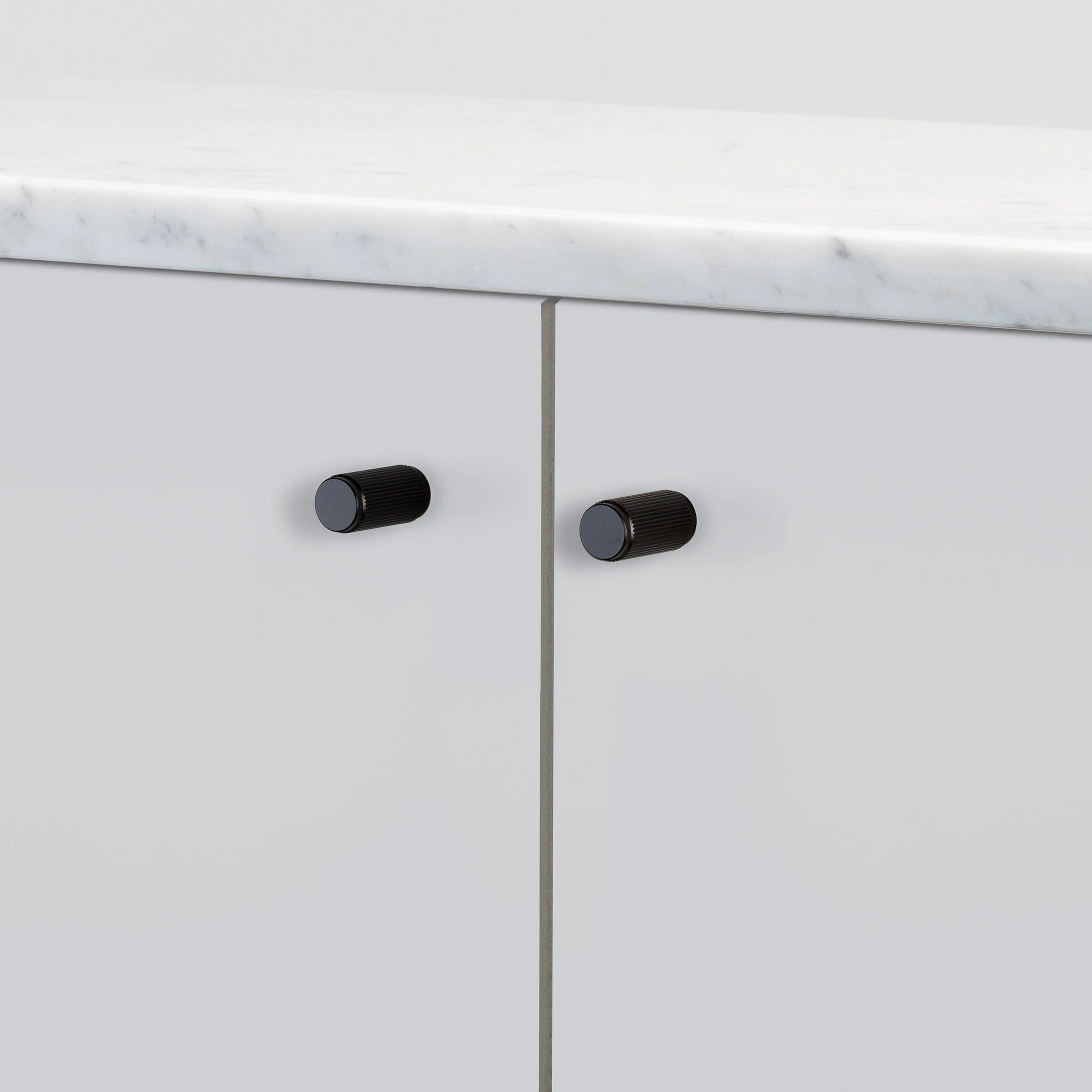 Buster + Punch Linear Knoppar 2-pack, svart från Buster + Punch, bild 3