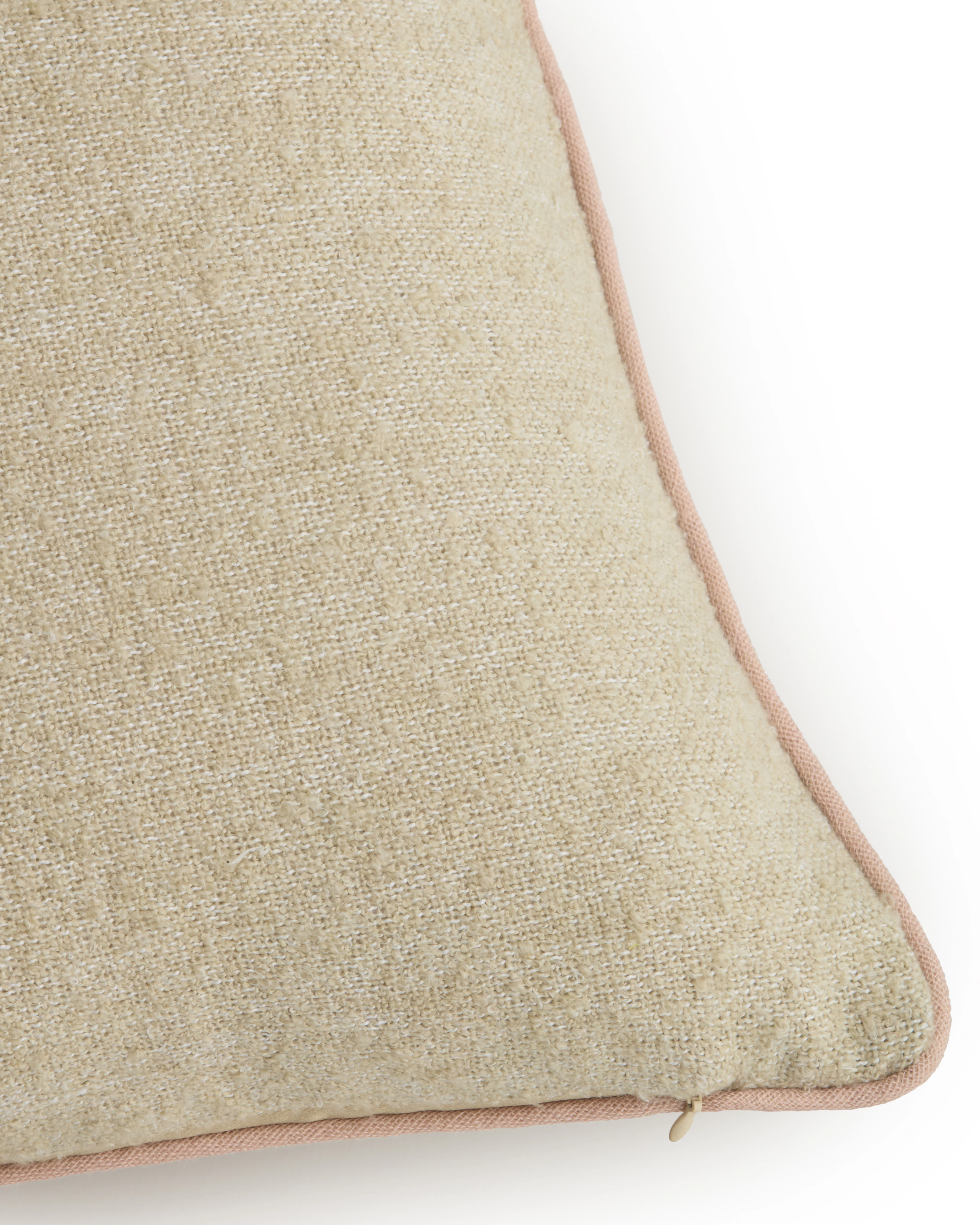 Decotique Amy Bouclé Kudde 50x50, rose från Decotique, bild 2