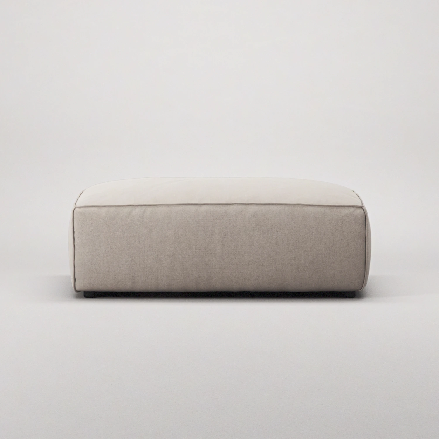 Decotique Grand Fotpall, sandshell beige från Decotique, bild 3