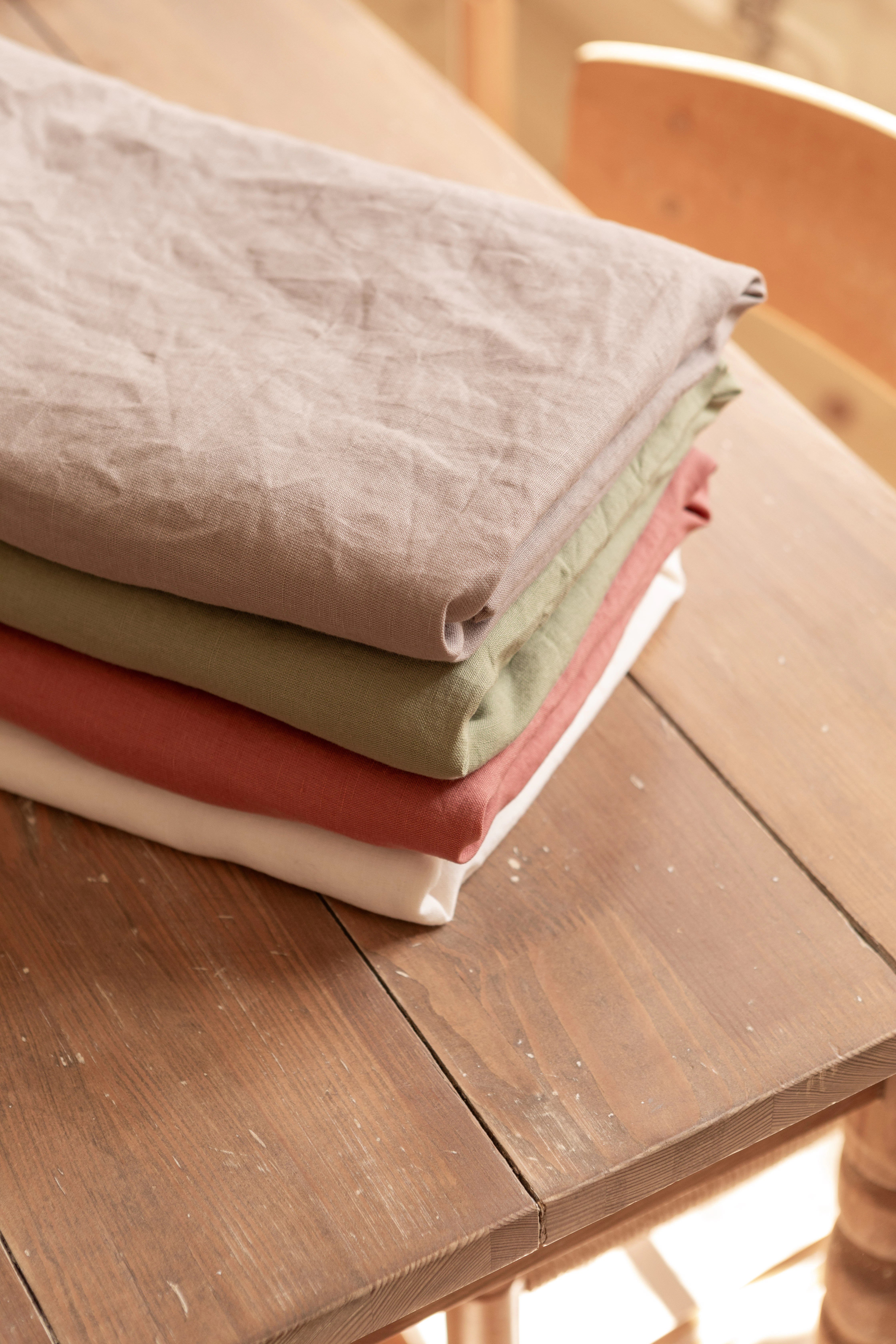 Decotique Sienna Bordsduk 140x240 Cm, taupe från Decotique, bild 2