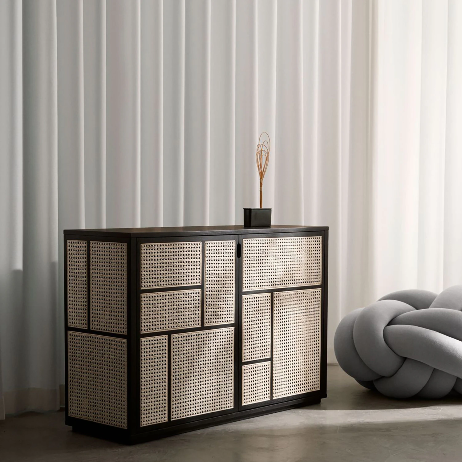 Design House Stockholm Air Sideboard, svart från Design House Stockholm, bild 3