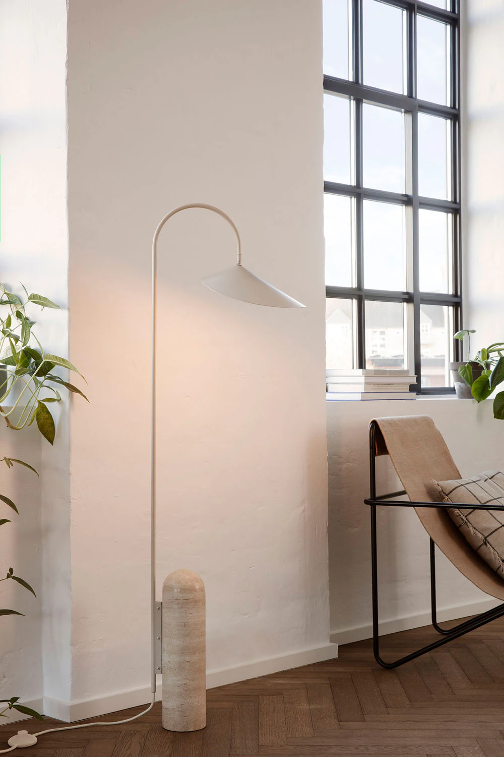 Ferm Living Arum Golvlampa, cashmere från Ferm Living, bild 2