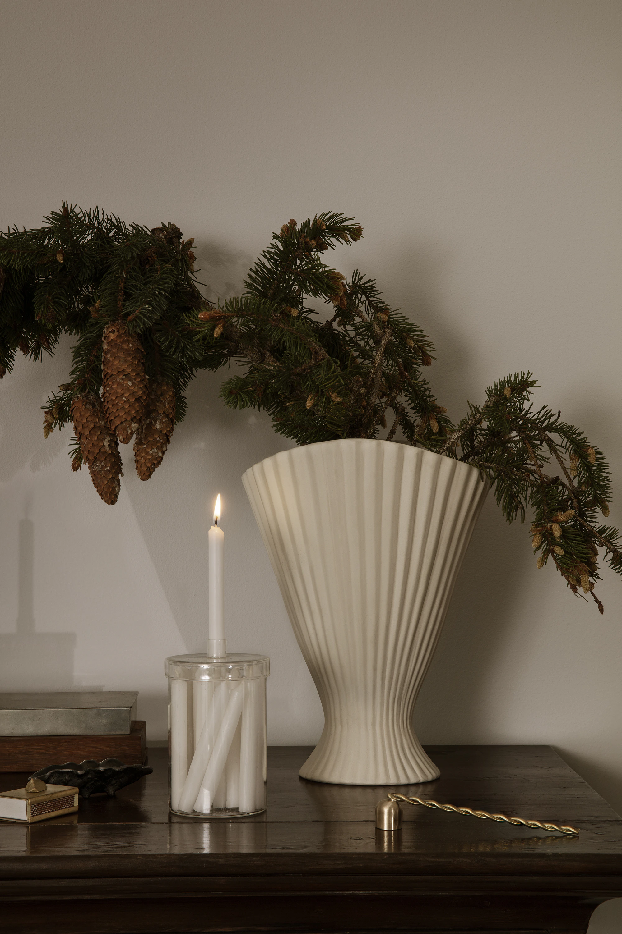 Ferm Living Fountain Vas, off-white från Ferm Living, bild 2