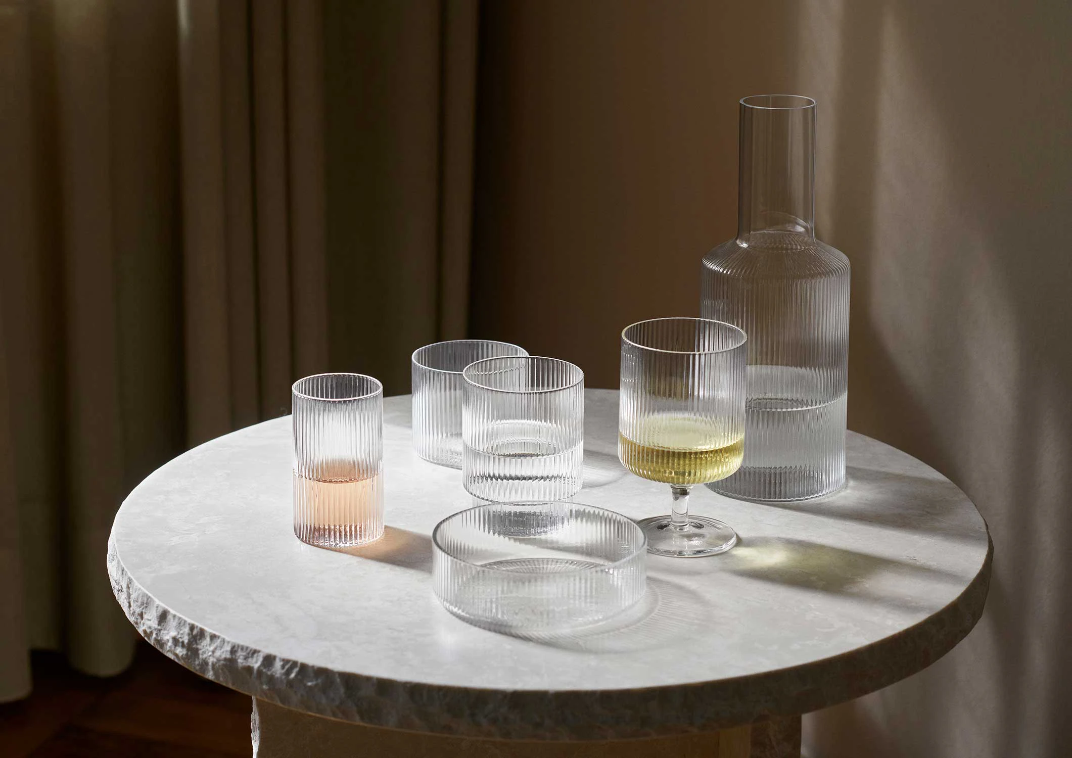 Ferm Living Ripple Karaff 1 L, klar från Ferm Living, bild 2