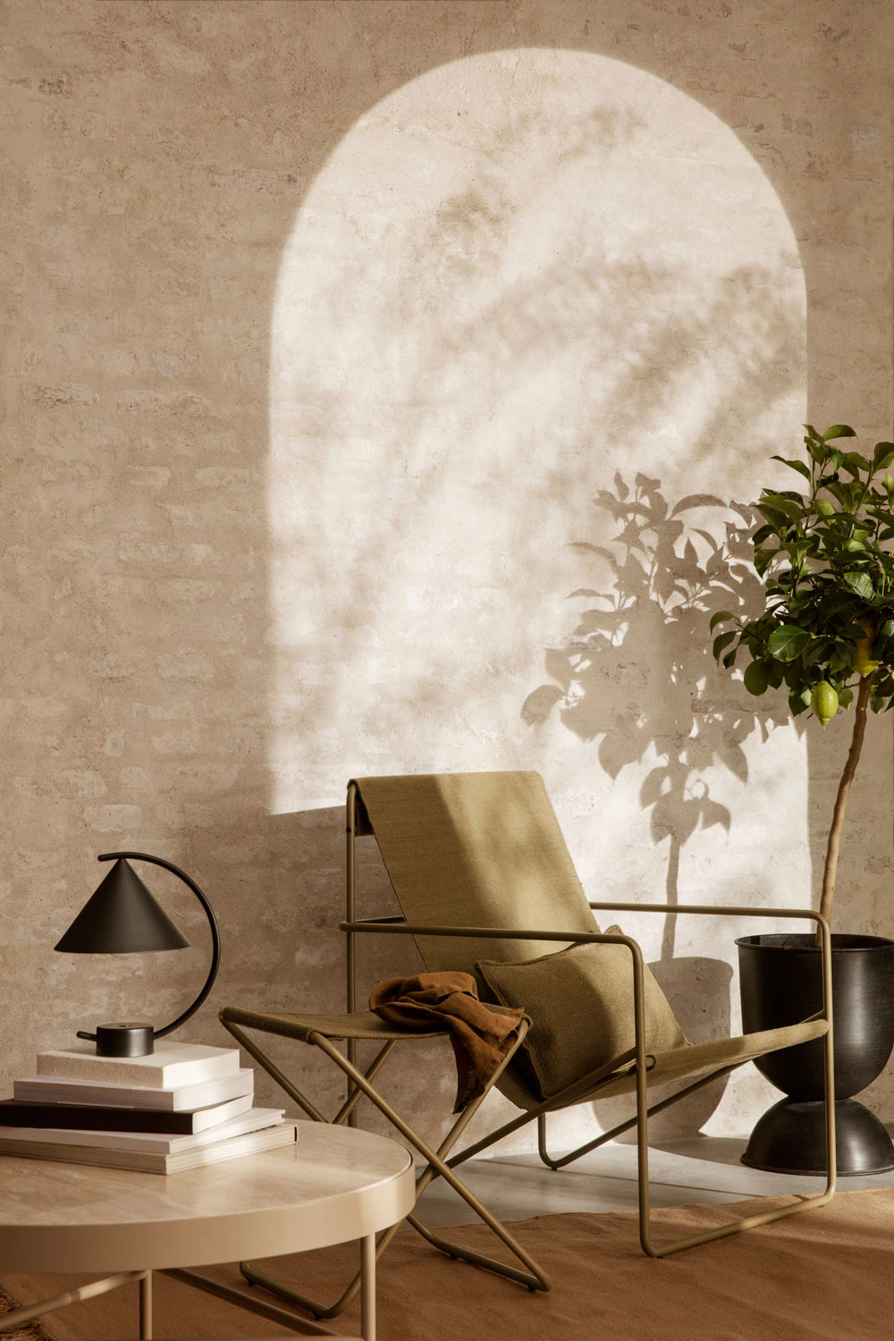 Ferm Living Travertine Soffbord Ø70,5 Cm, cashmere från Ferm Living, bild 2