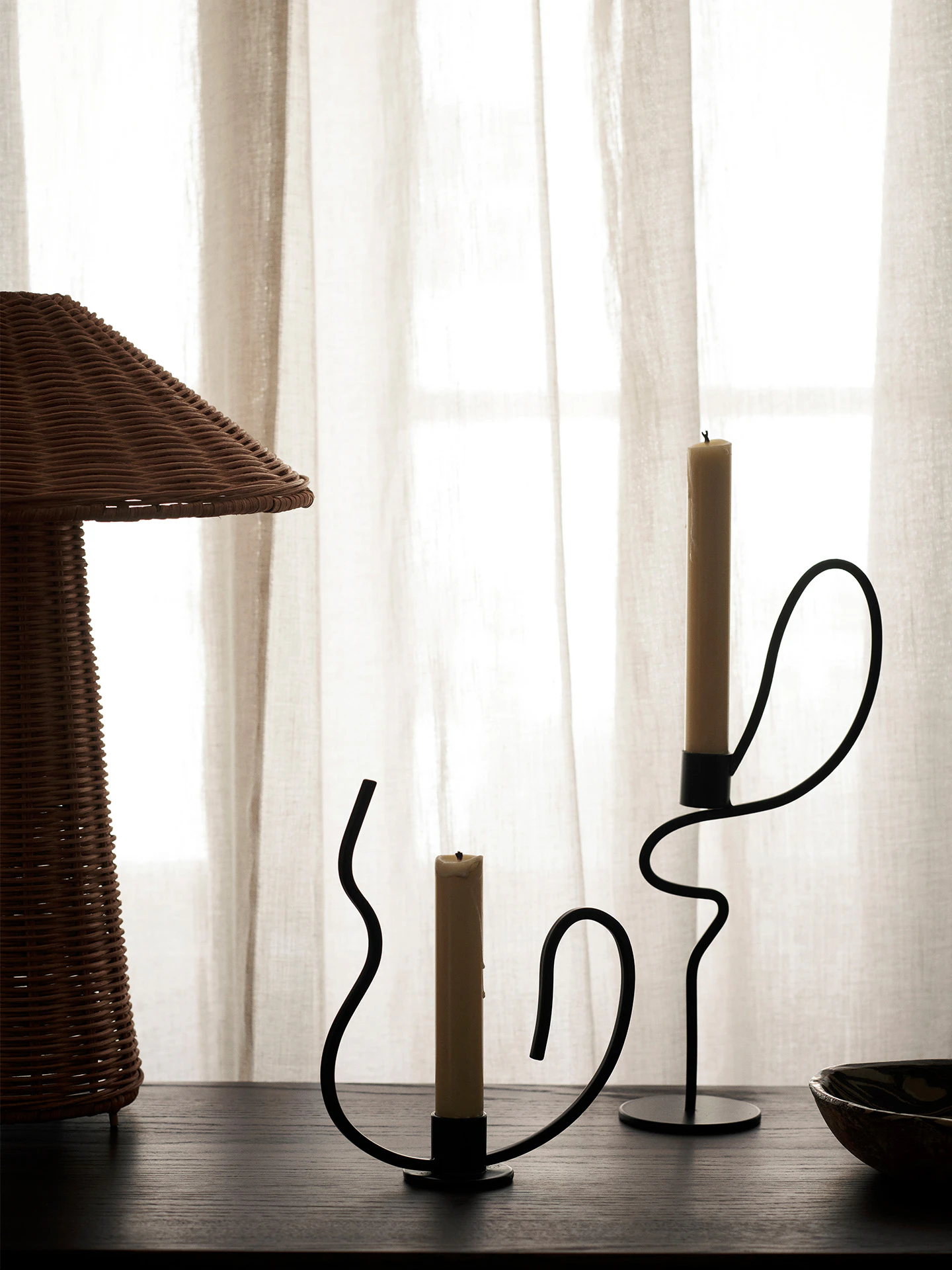 Ferm Living Valse Ljusstake 18 Cm, svart från Ferm Living, bild 2
