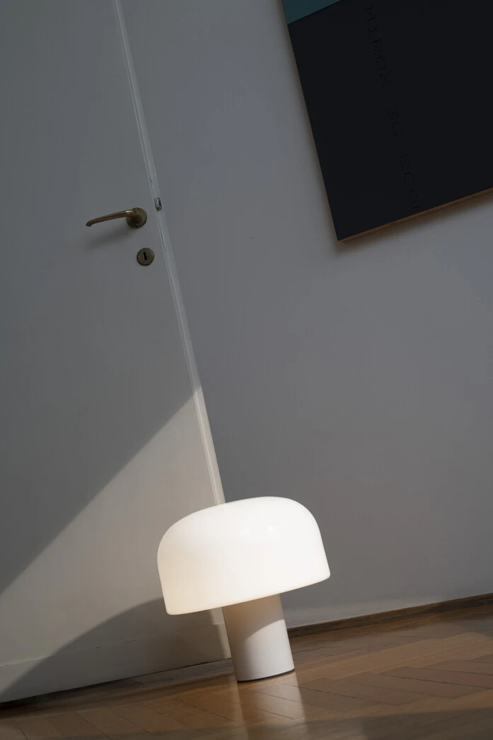 Flos Bellhop Glass T Bordslampa, vit från Flos, bild 6
