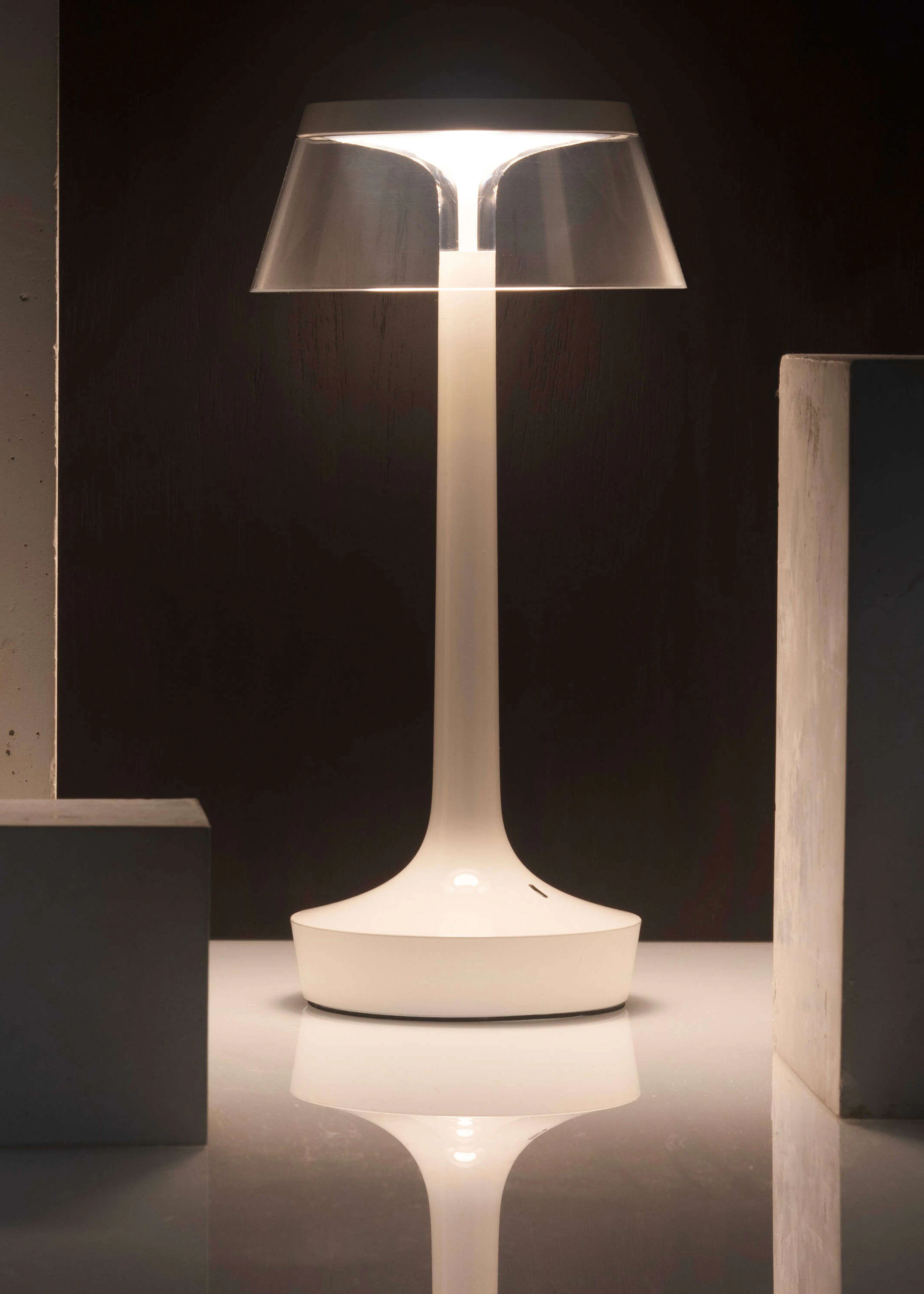 Flos Bon Jour Transportabel Lampe, almost white från Flos, bild 2