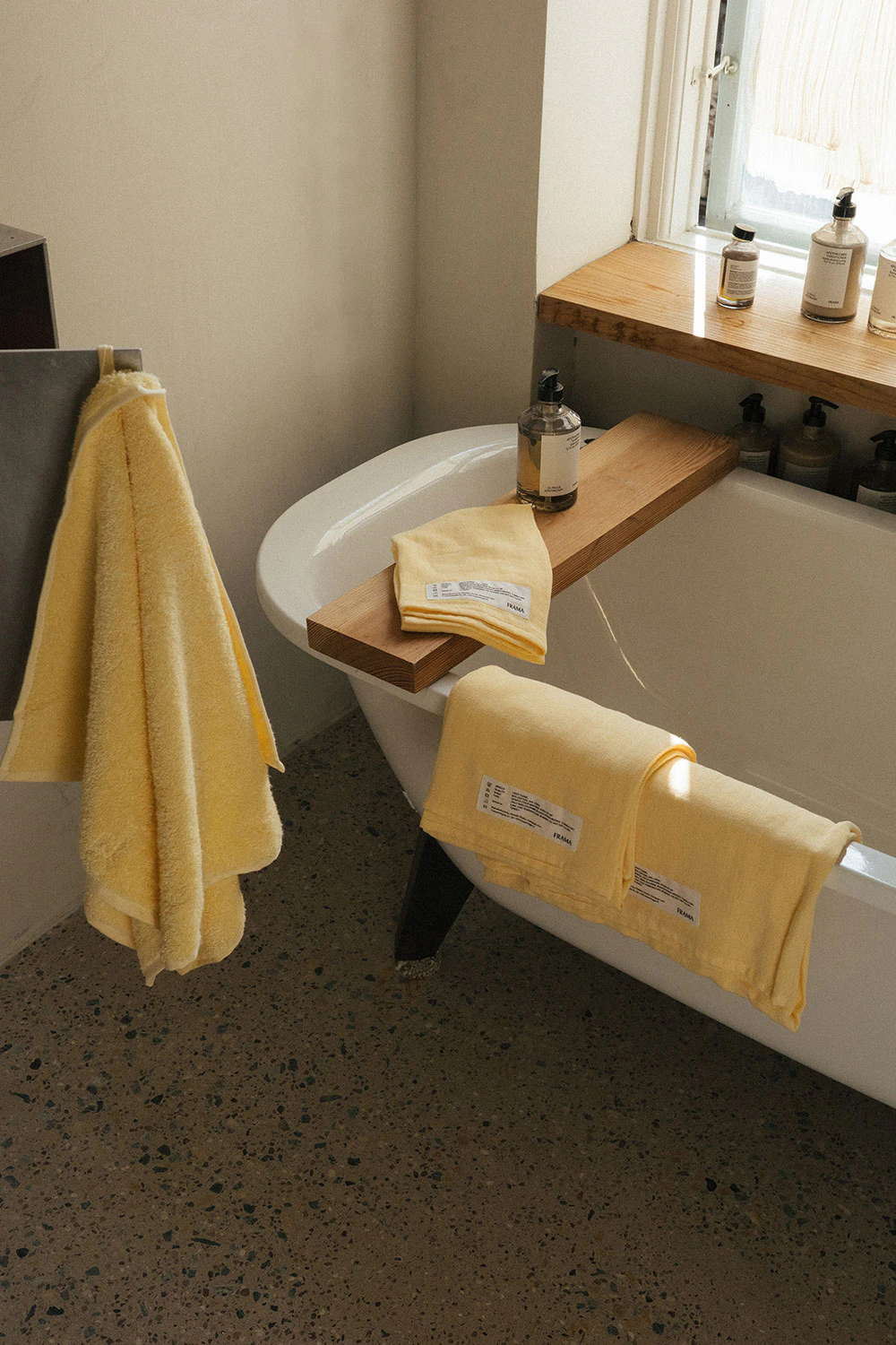 Frama Light Towel Badlakan 100x150 Cm, pale yellow från Frama, bild 3