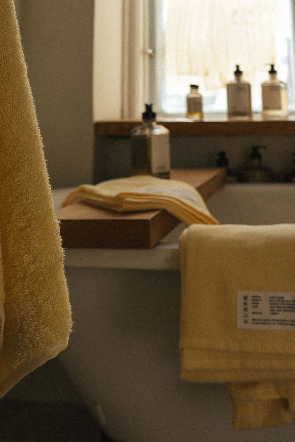 Frama Light Towel Badlakan 100x150 Cm, pale yellow från Frama, bild 2
