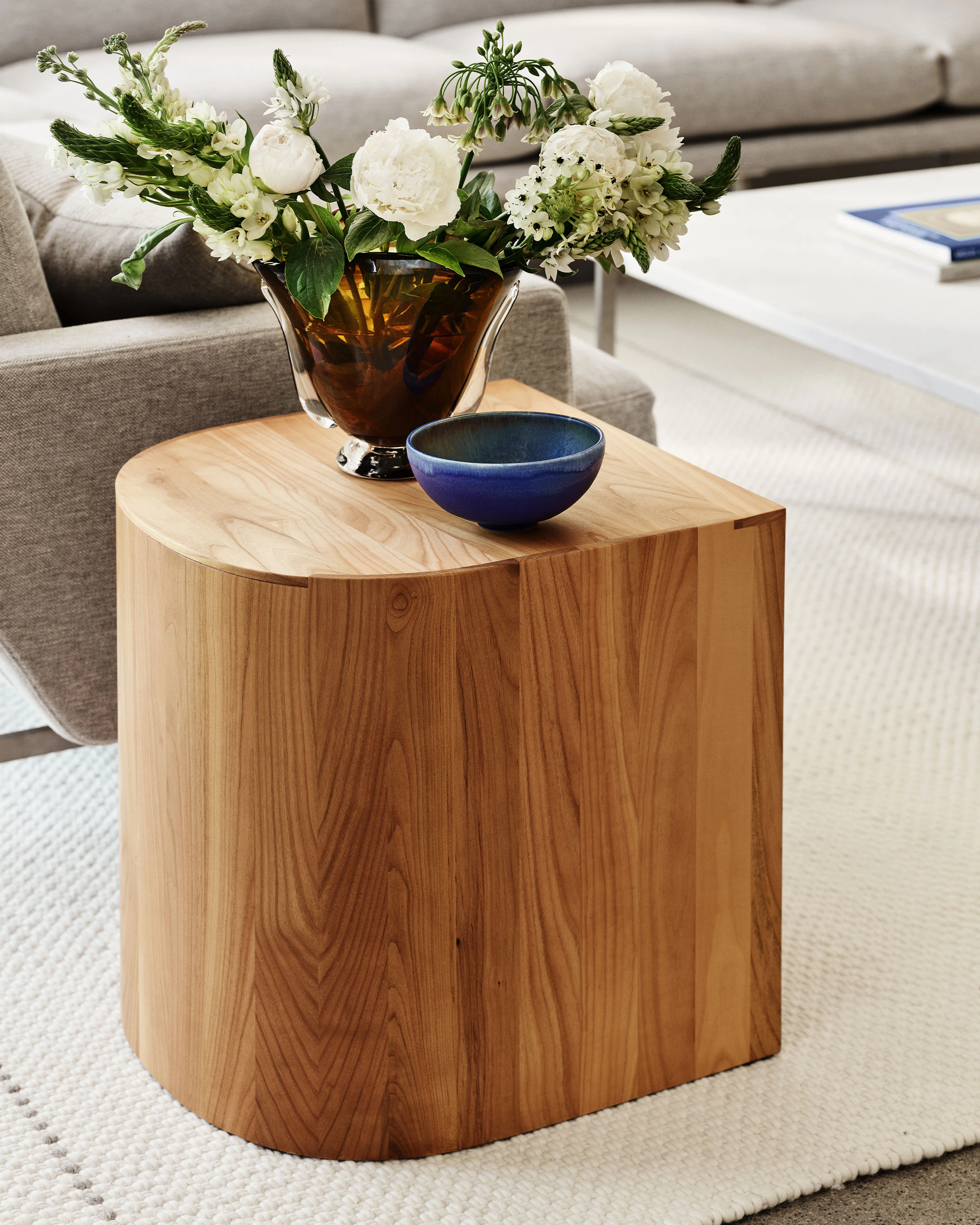 Fritz Hansen Taburet Sidobord / Pall, cherry från Fritz Hansen, bild 2