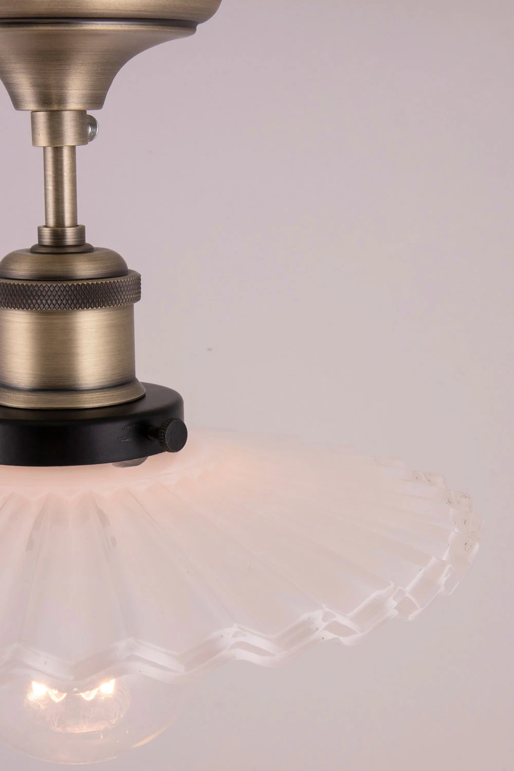 Globen Lighting Cobbler 25 Plafond /ant. Mässing, vit från Globen Lighting, bild 2