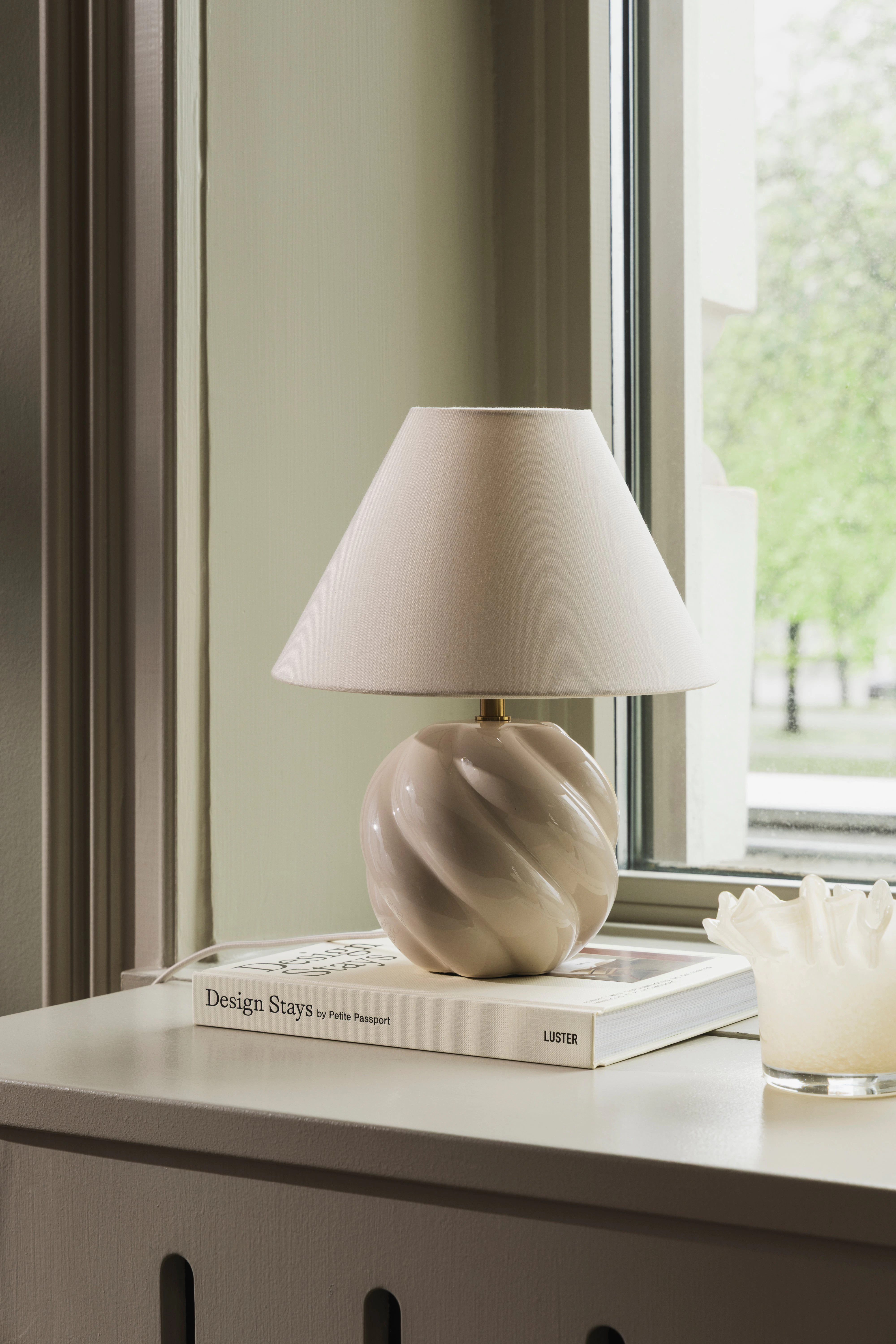 Globen Lighting Dahlia 24 Bordslampa, beige från Globen Lighting, bild 5