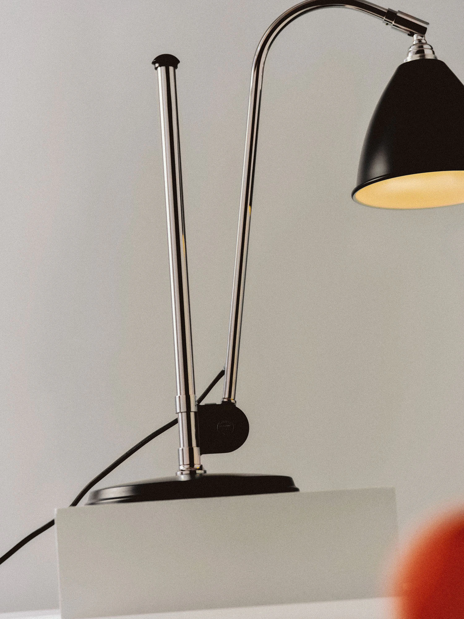 Gubi Bestlite Bl1 Bordslampa, svart från GUBI, bild 2