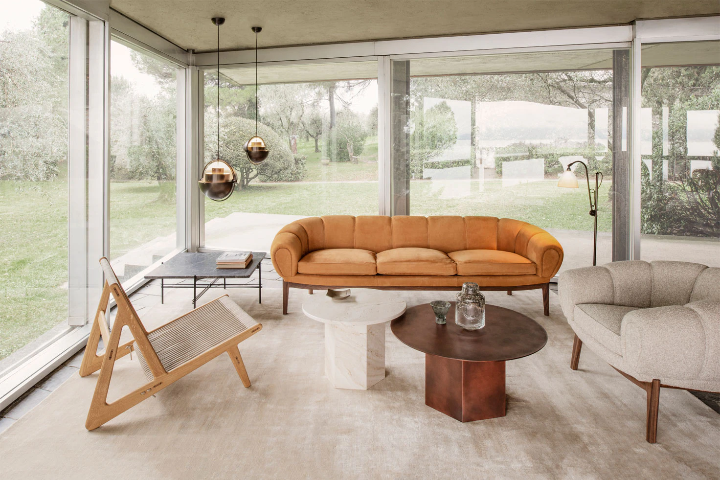 Gubi Epic Soffbord Ø80 Earthy Red, red earth från Gubi, bild 2