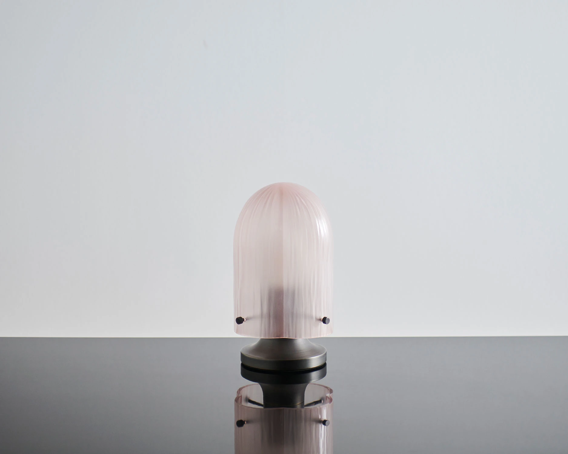 Gubi Seine Bordslampa, korall från Gubi, bild 2