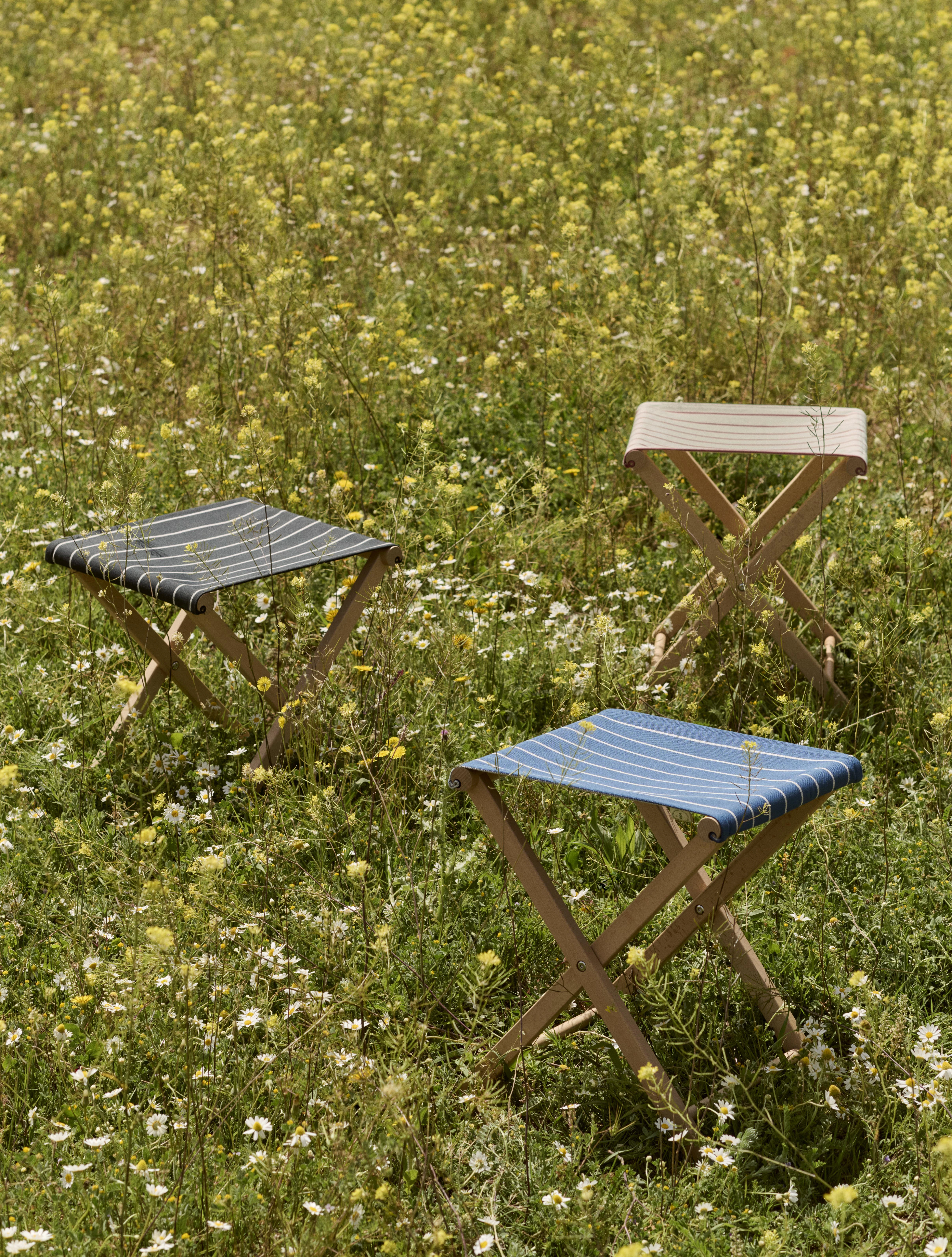 Hay Outdoor Market Folding Stool, blå från HAY, bild 2