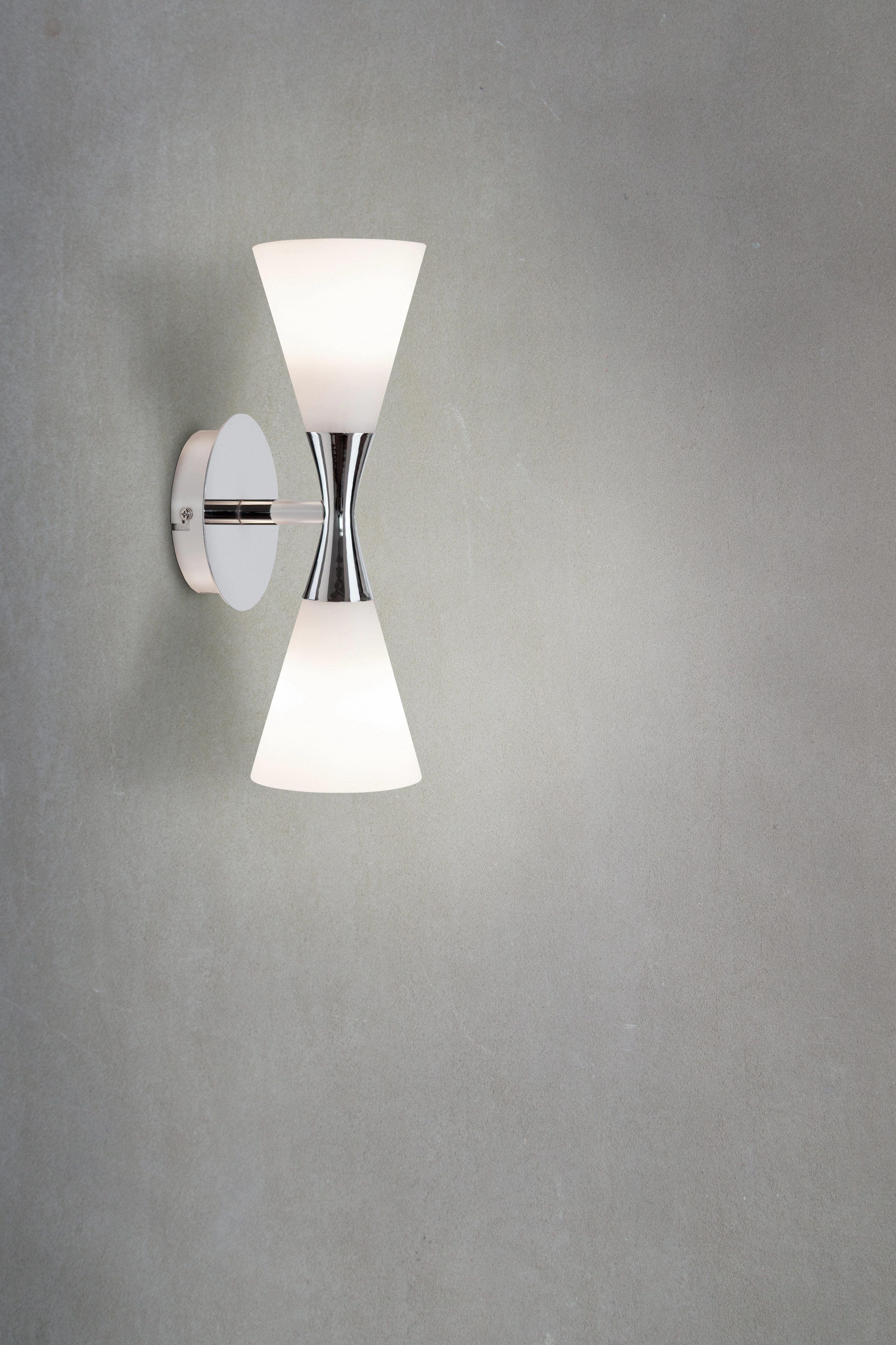 Herstal Harlekin Duo Vägglampa /vit, krom från Herstal, bild 2