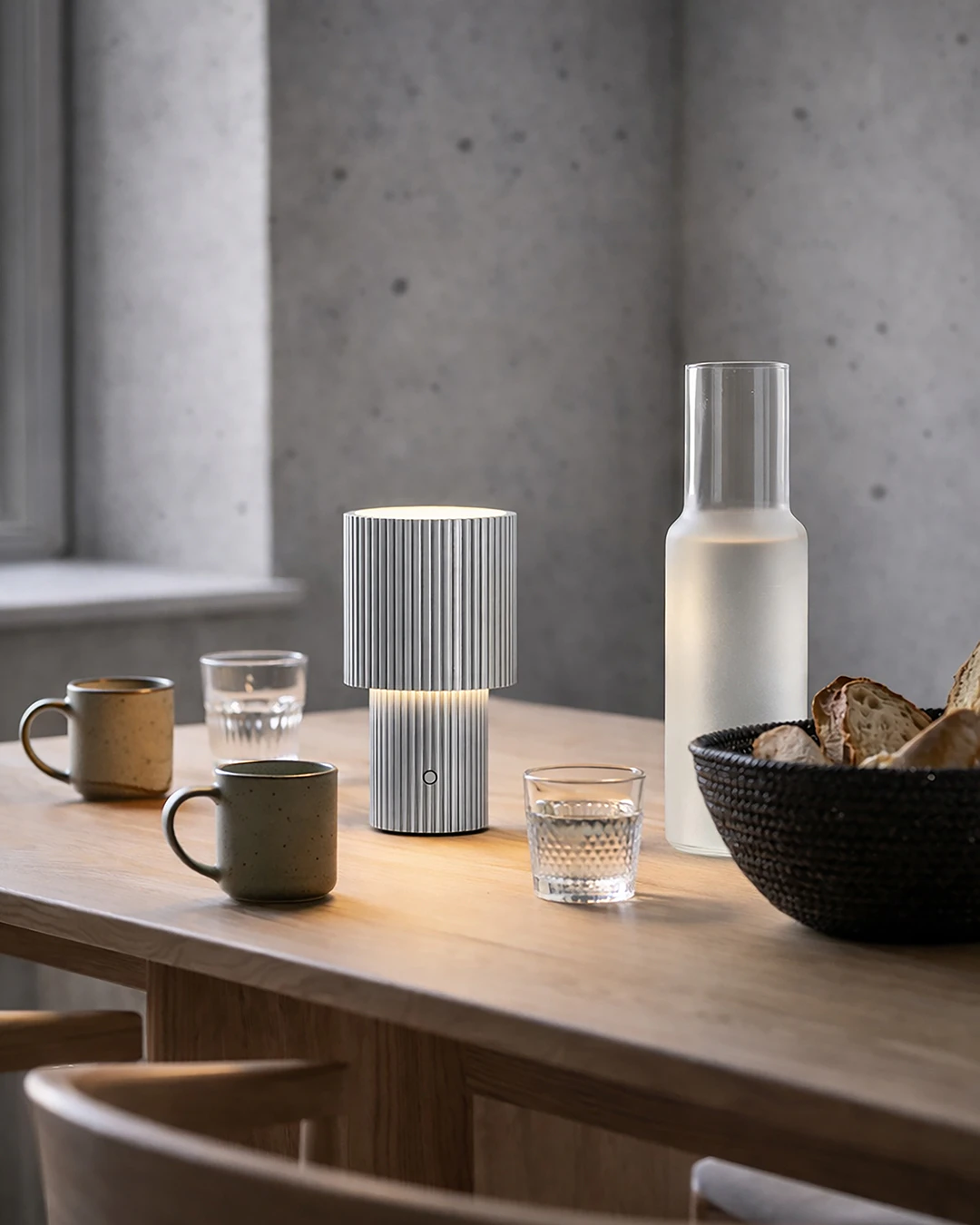 Herstal Iluma Bordslampa Portabel, silver från Herstal, bild 5