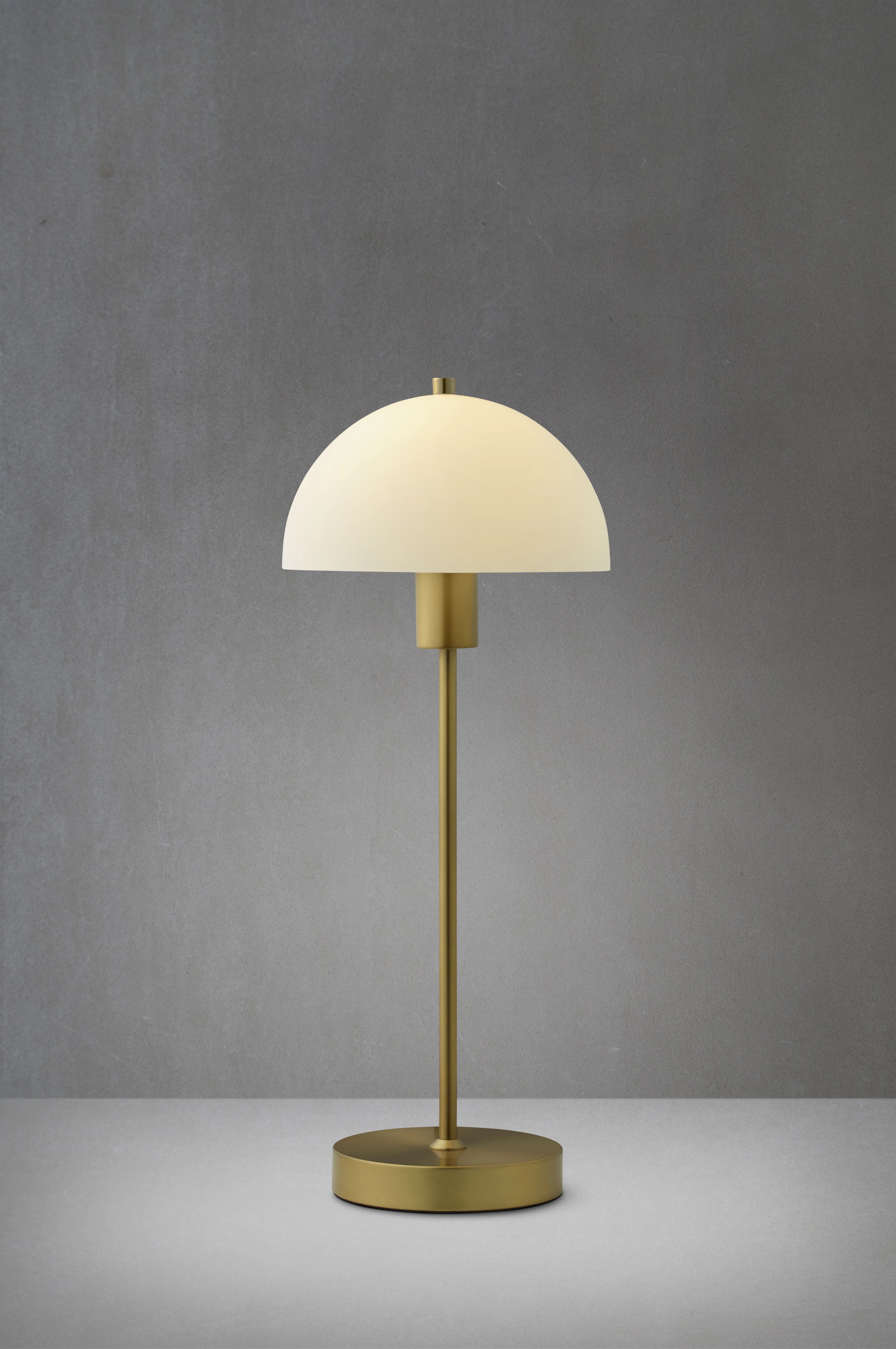 Herstal Vienda Bordslampa, mässing från Herstal, bild 3