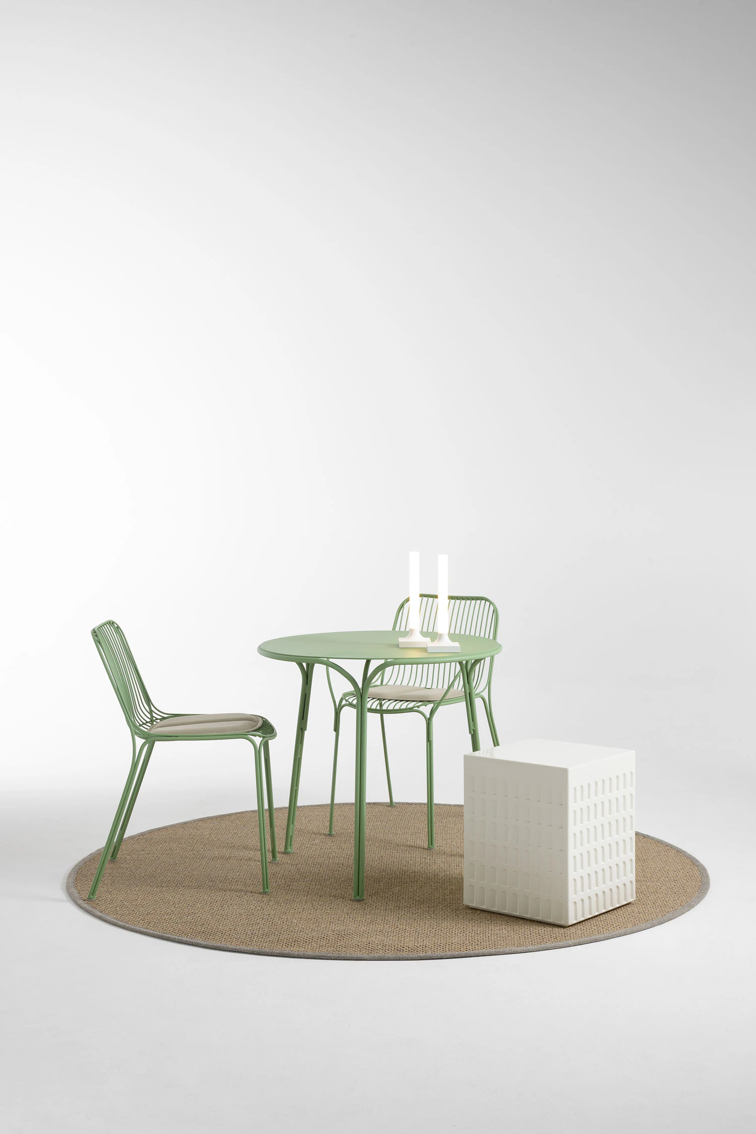 Kartell Hiray Dyna 35x36 Cm, ecru från Kartell, bild 2