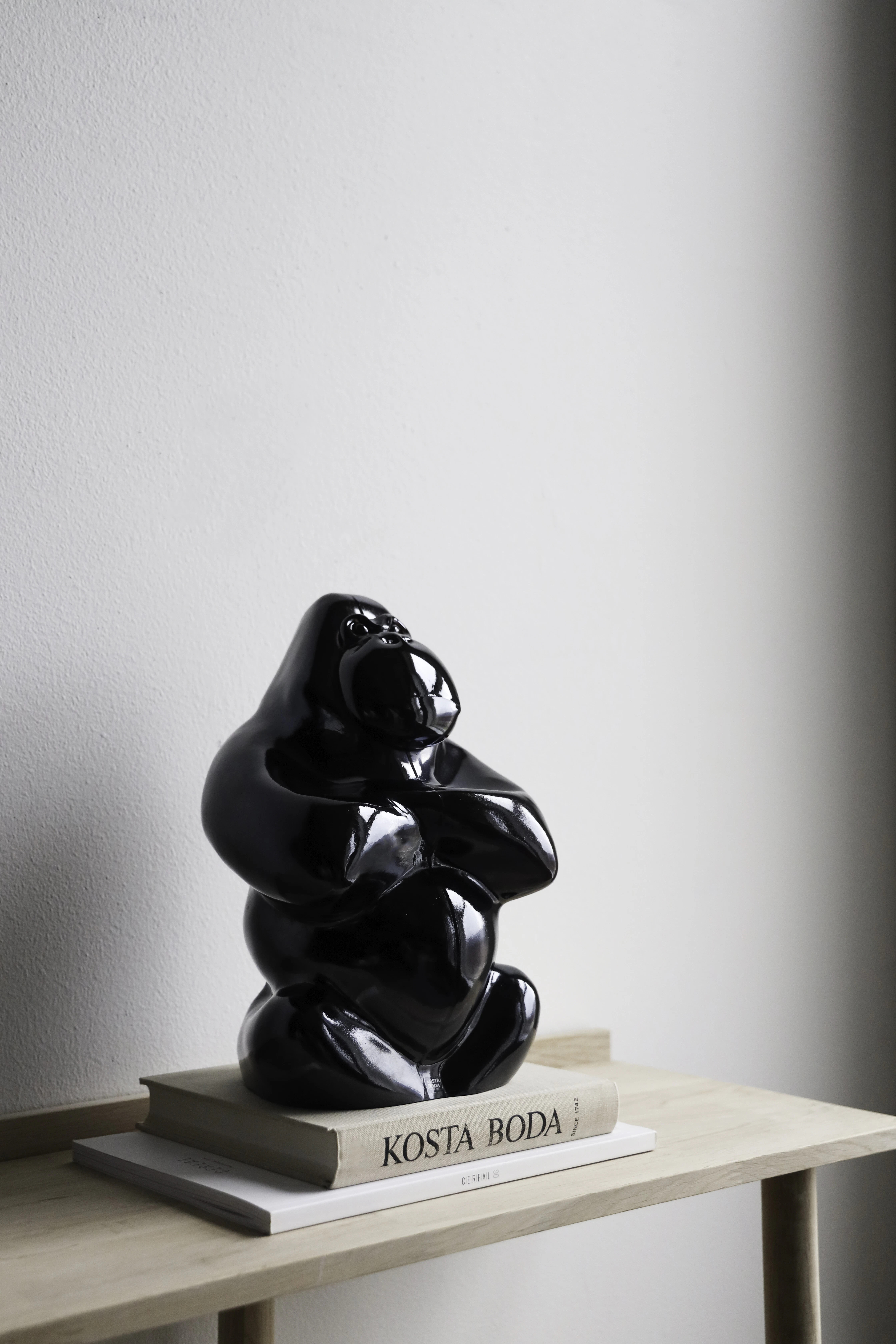 Kosta Boda My Wide Life Skulptur Gabba Gabba Hey 30,5 Cm, svart från Kosta Boda, bild 2