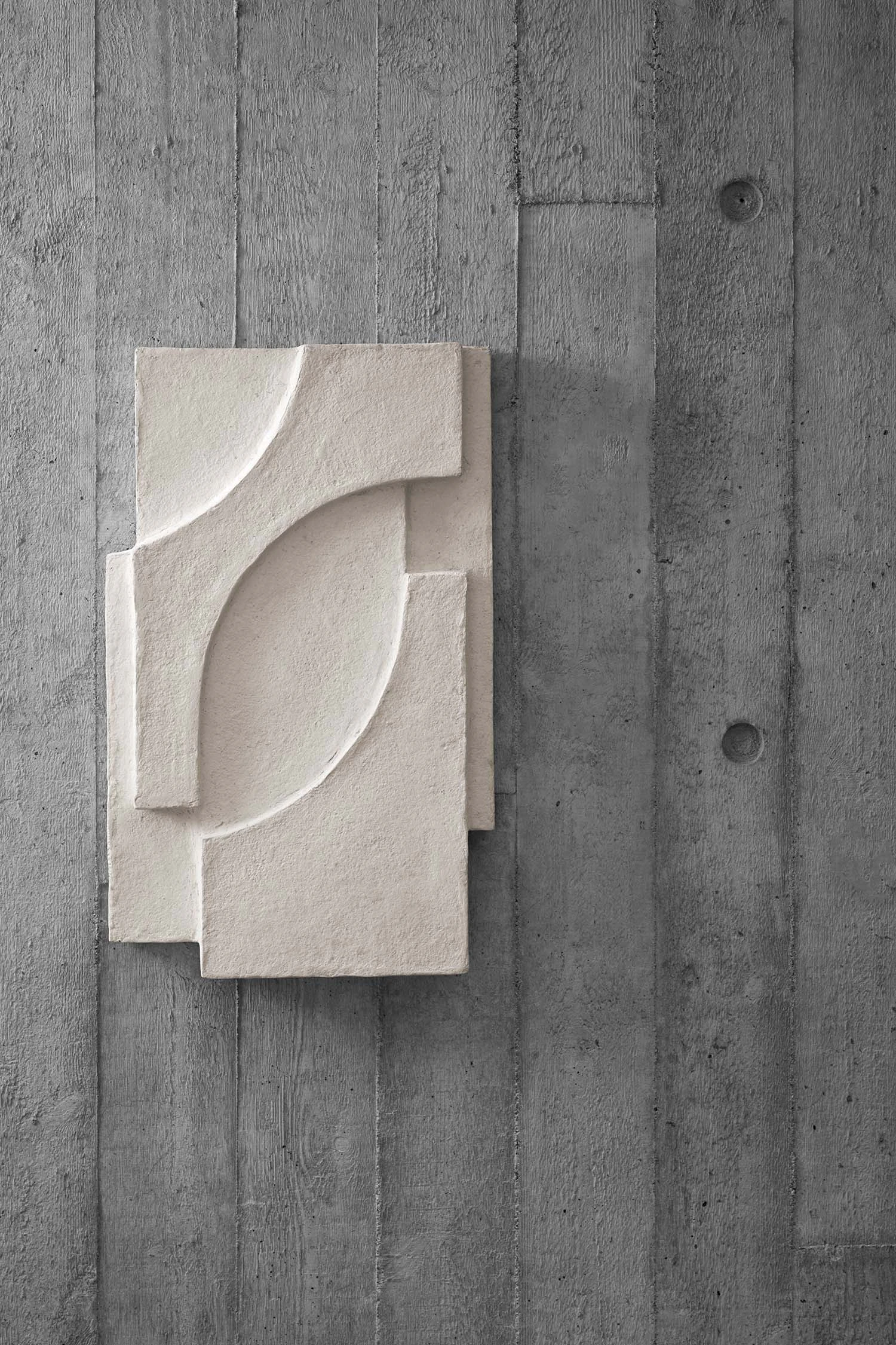 Kristina Dam Studio Serif Relief 42x68 Cm, vit från Kristina Dam Studio, bild 4