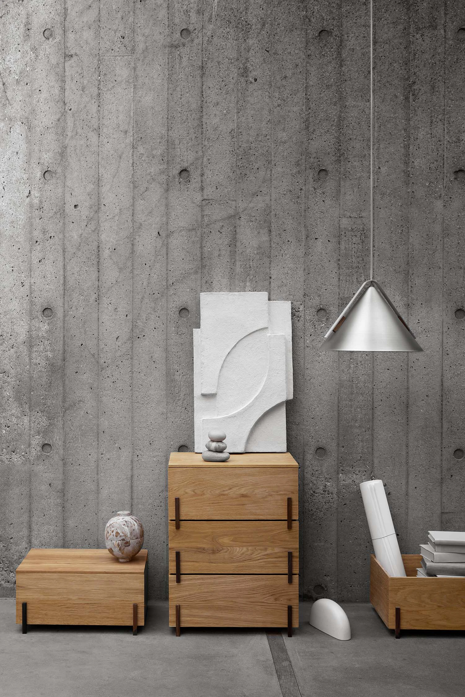 Kristina Dam Studio Serif Relief 42x68 Cm, vit från Kristina Dam Studio, bild 2