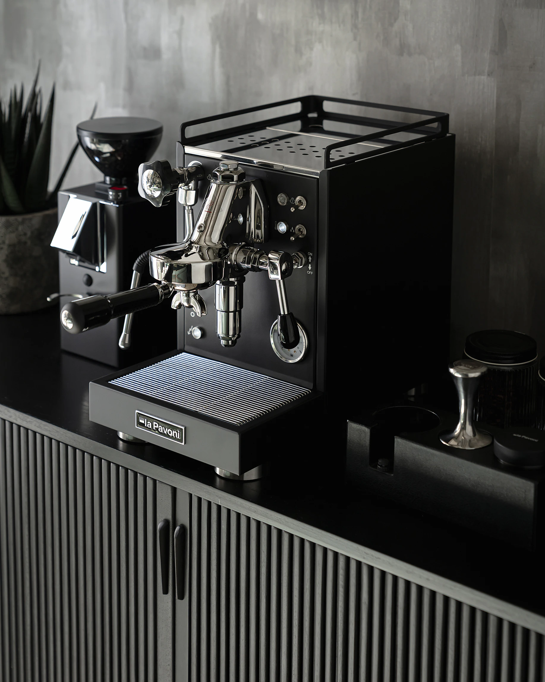 La Pavoni Mini Cellini Espressomaskin, mattsvart från La Pavoni, bild 2