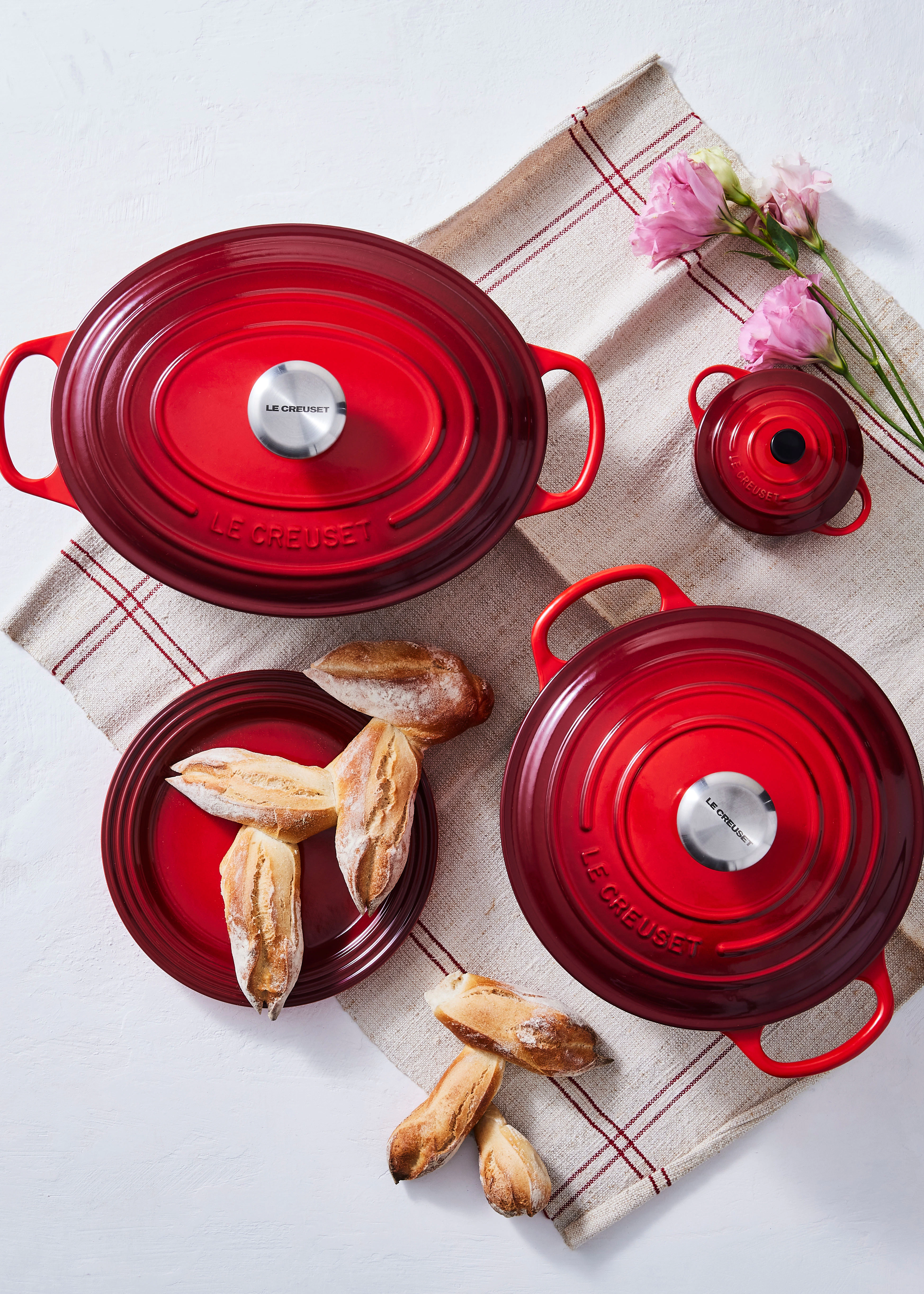 Le Creuset Signature Gryta Oval 27 Cm, cerise från Le Creuset, bild 3