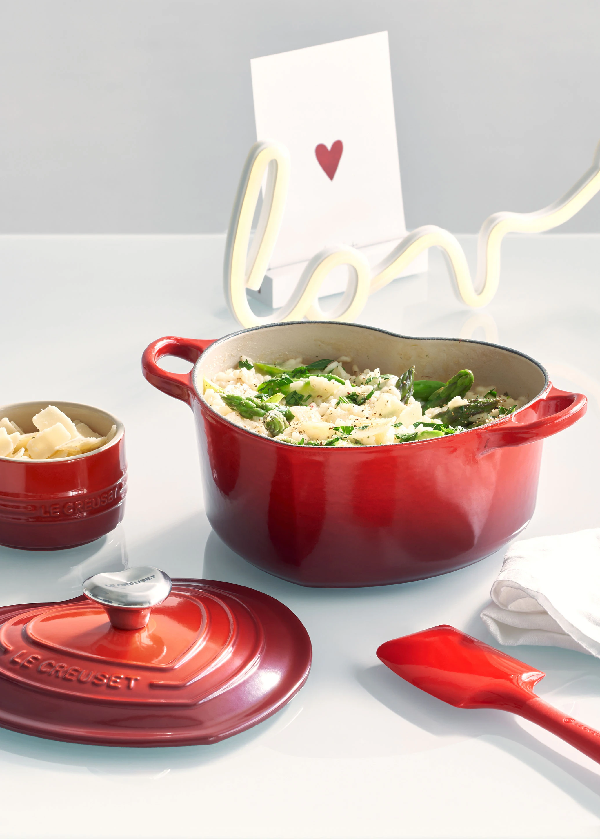 Le Creuset Signature Hjärtformad sgryta 1,9 L, cerise från Le Creuset, bild 3