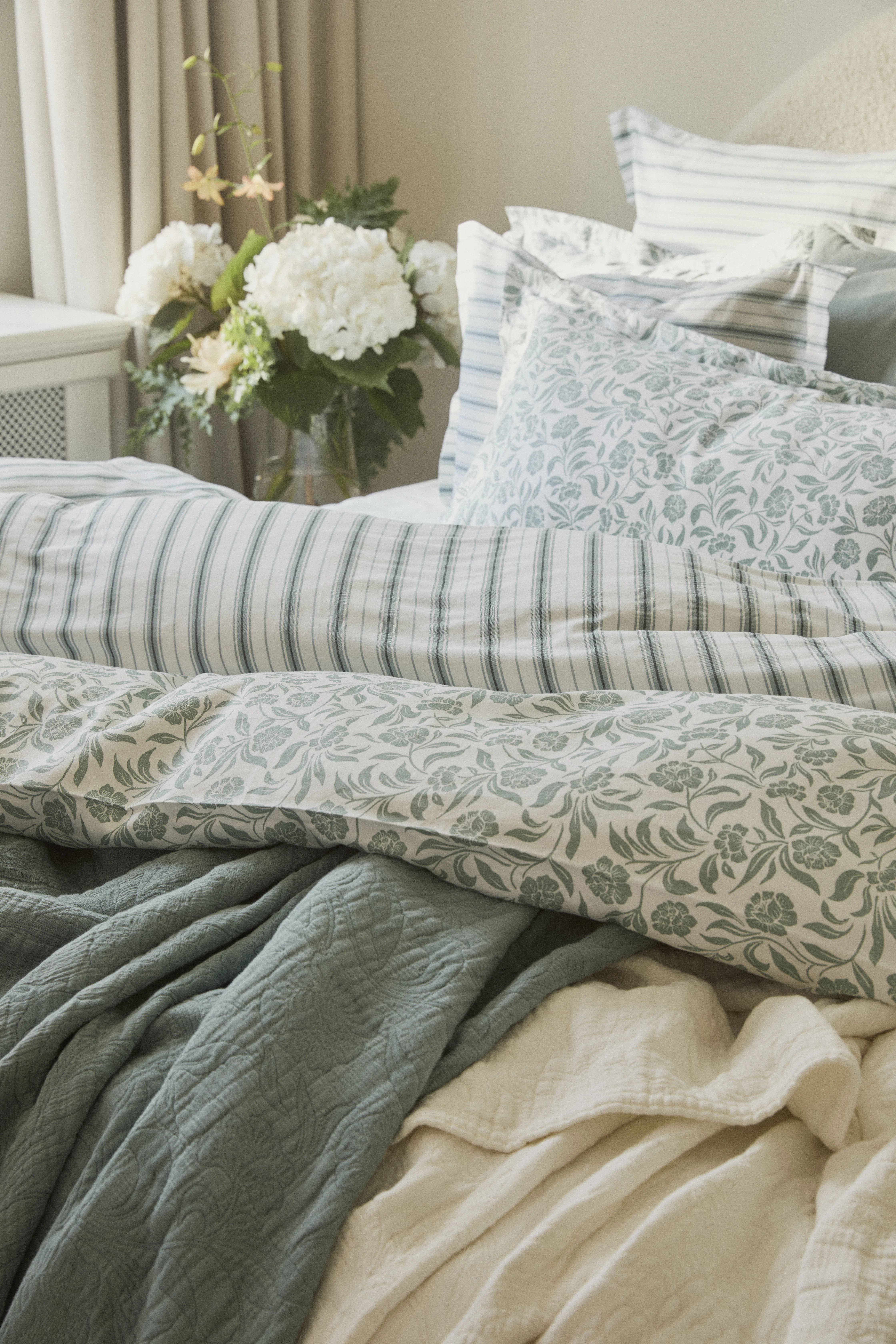 Lexington Striped Poplin Bäddset 150x210 + 50x60 Cm /eucalyptus, vit från Lexington, bild 3