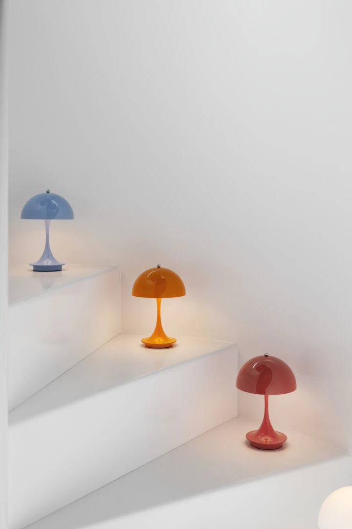 Louis Poulsen Panthella 160 Bordslampa Portabel, pale blue från Louis Poulsen, bild 2
