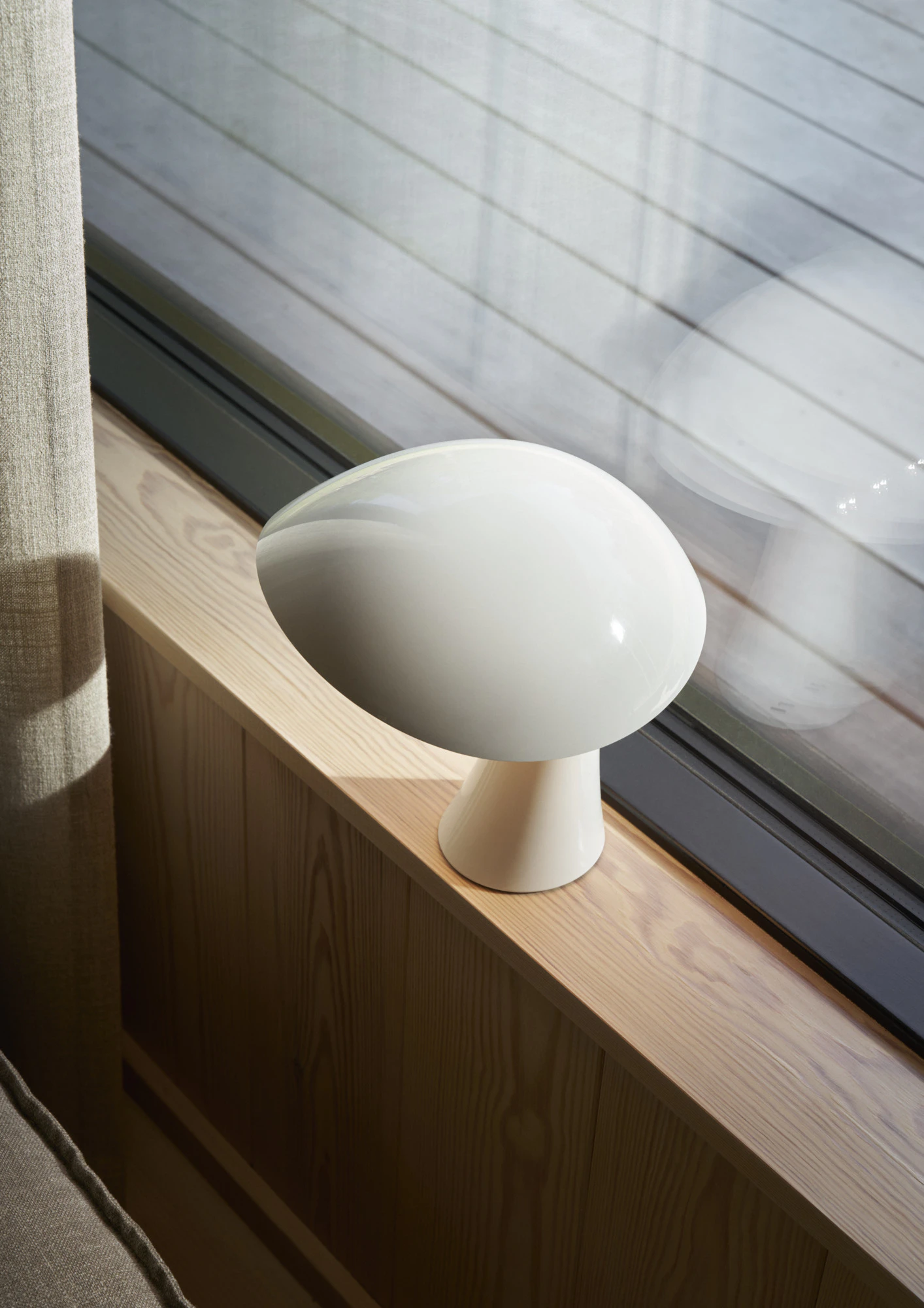 Louis Poulsen Rumee 220 Bordslampa, cloud white från Louis Poulsen, bild 5
