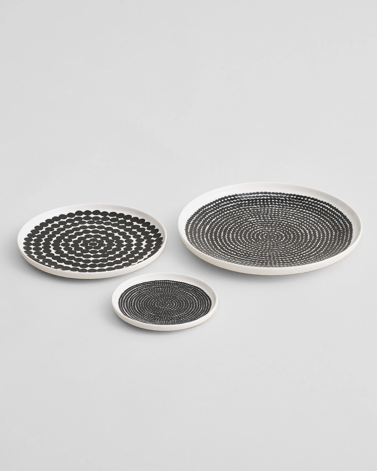 Marimekko Siirtolapuutarha Tallrik 20 Cm Vit/, svart från Marimekko, bild 2