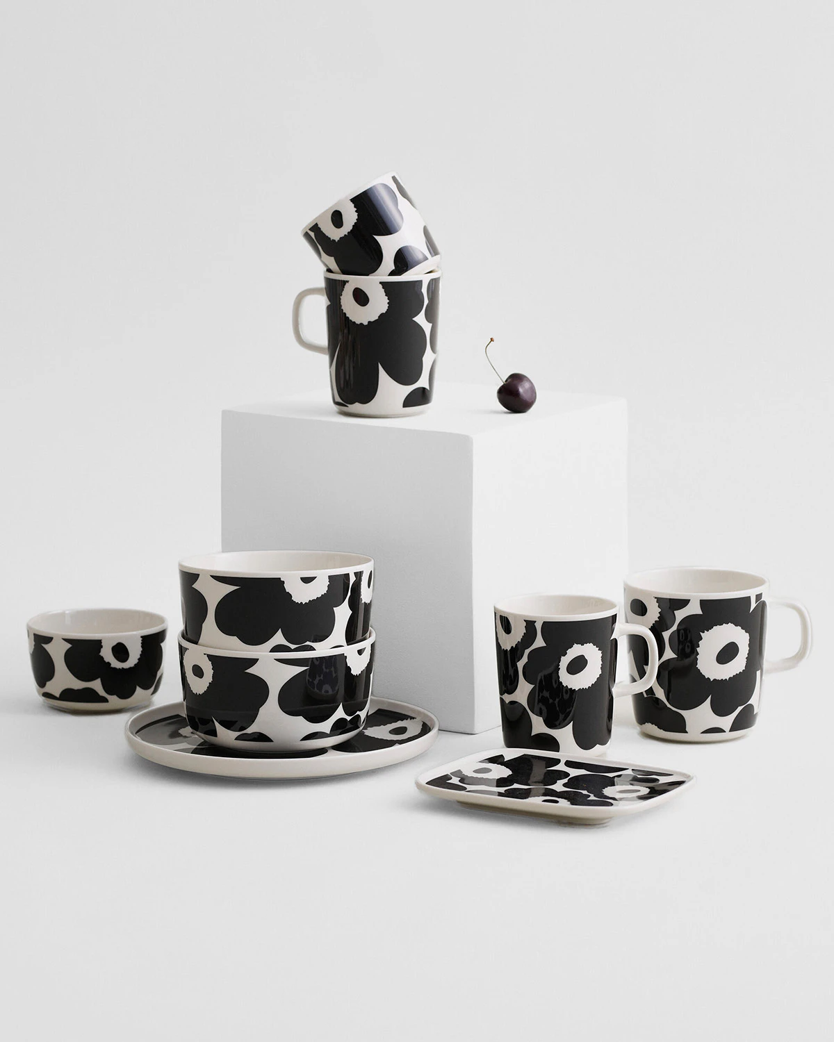 Marimekko Oiva/unikko Skål 50 Cl, svart från Marimekko, bild 2