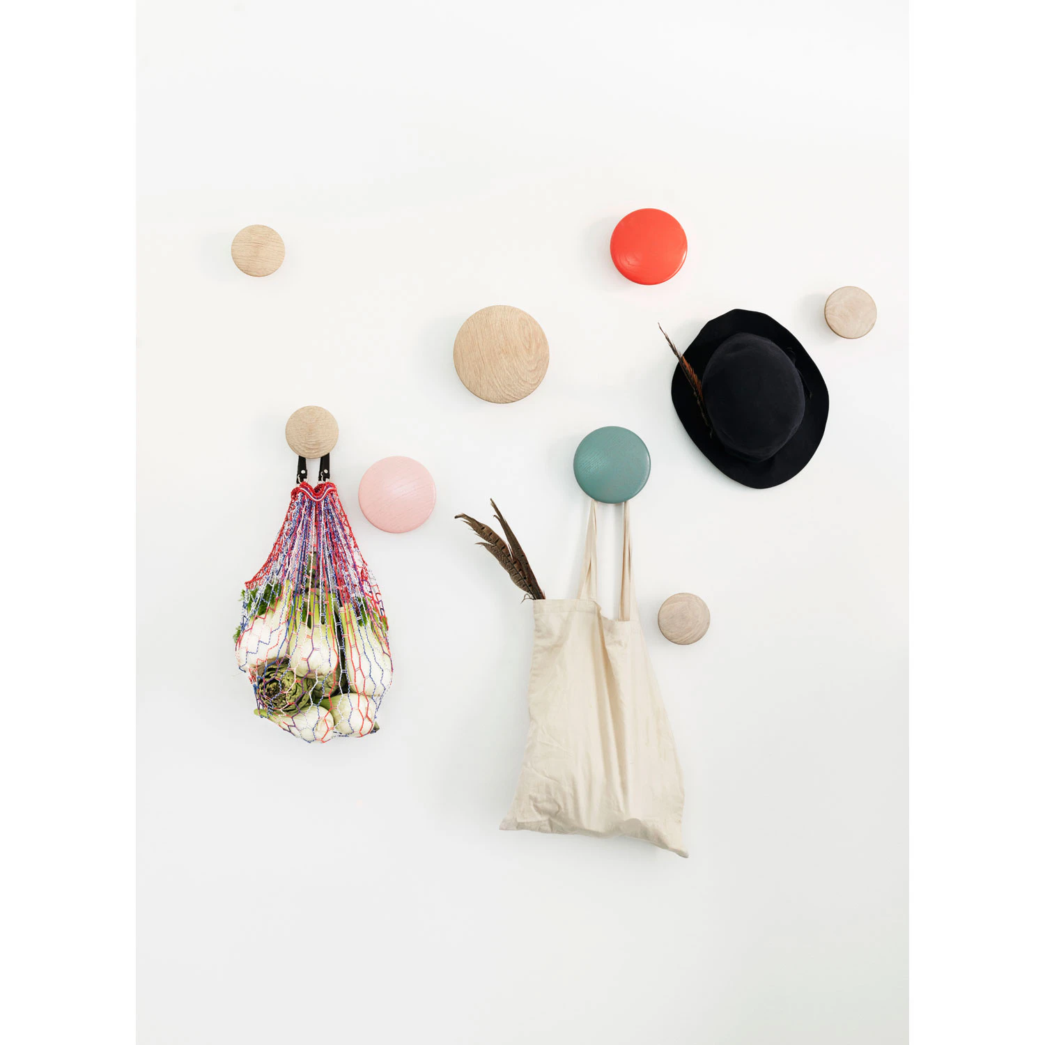 Muuto Dots Krok Trä Ø9 Cm, mörkgrå från Muuto, bild 3