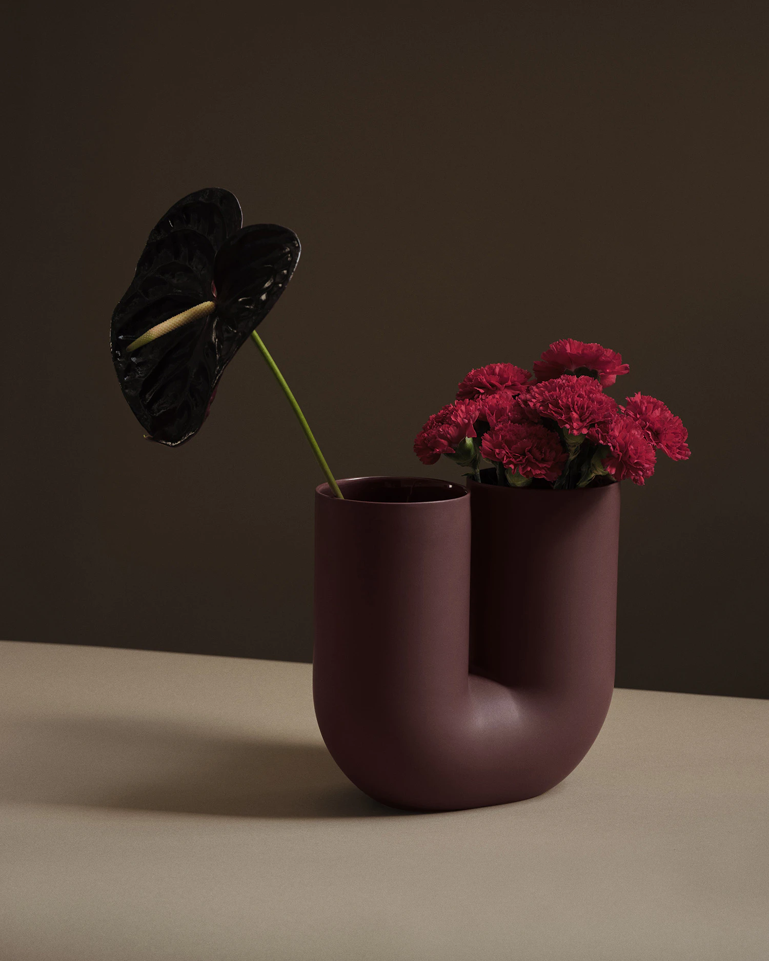 Muuto Kink Vas, djupröd från Muuto, bild 4