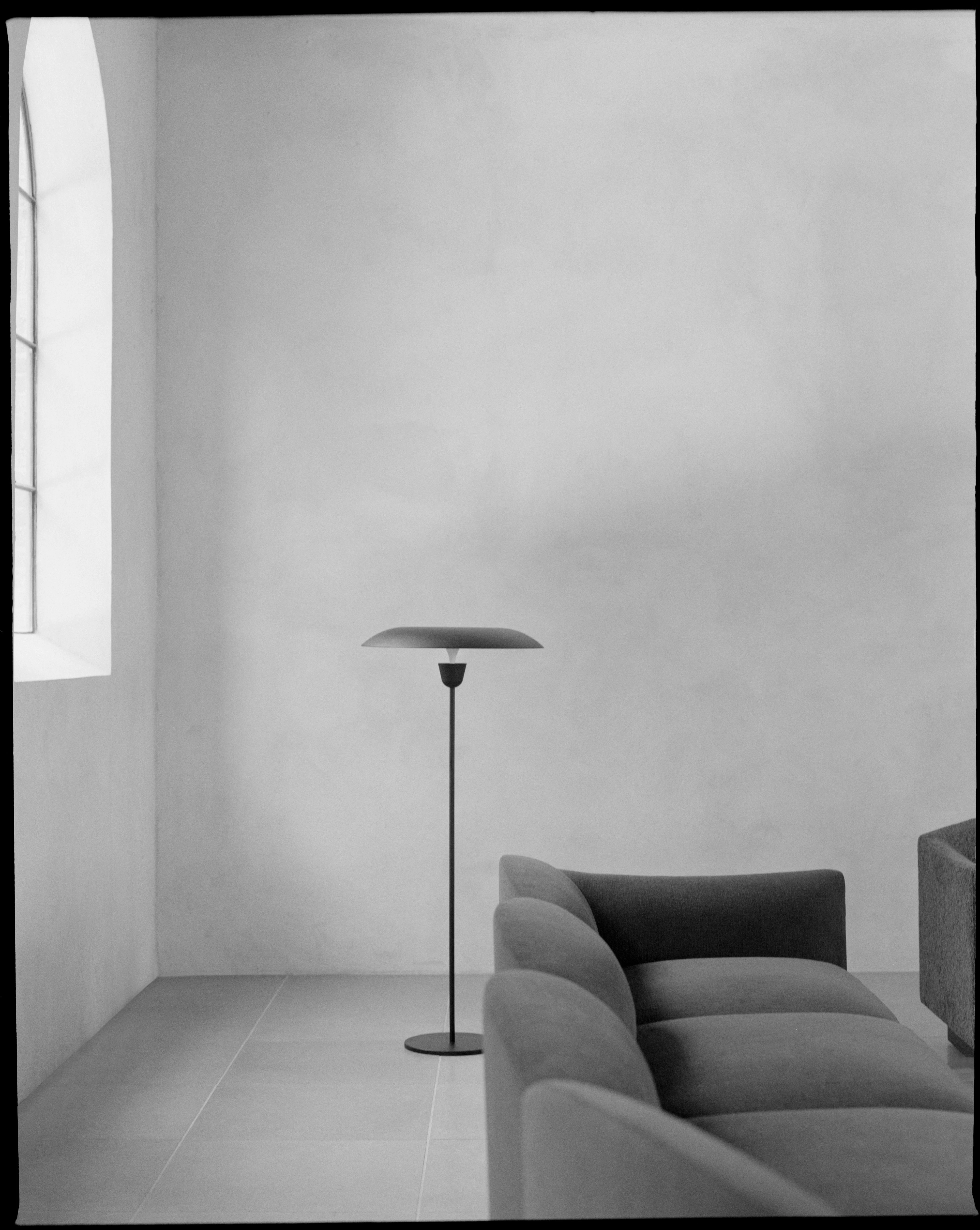 New Works Kantarell Golvlampa, svart från New Works, bild 2
