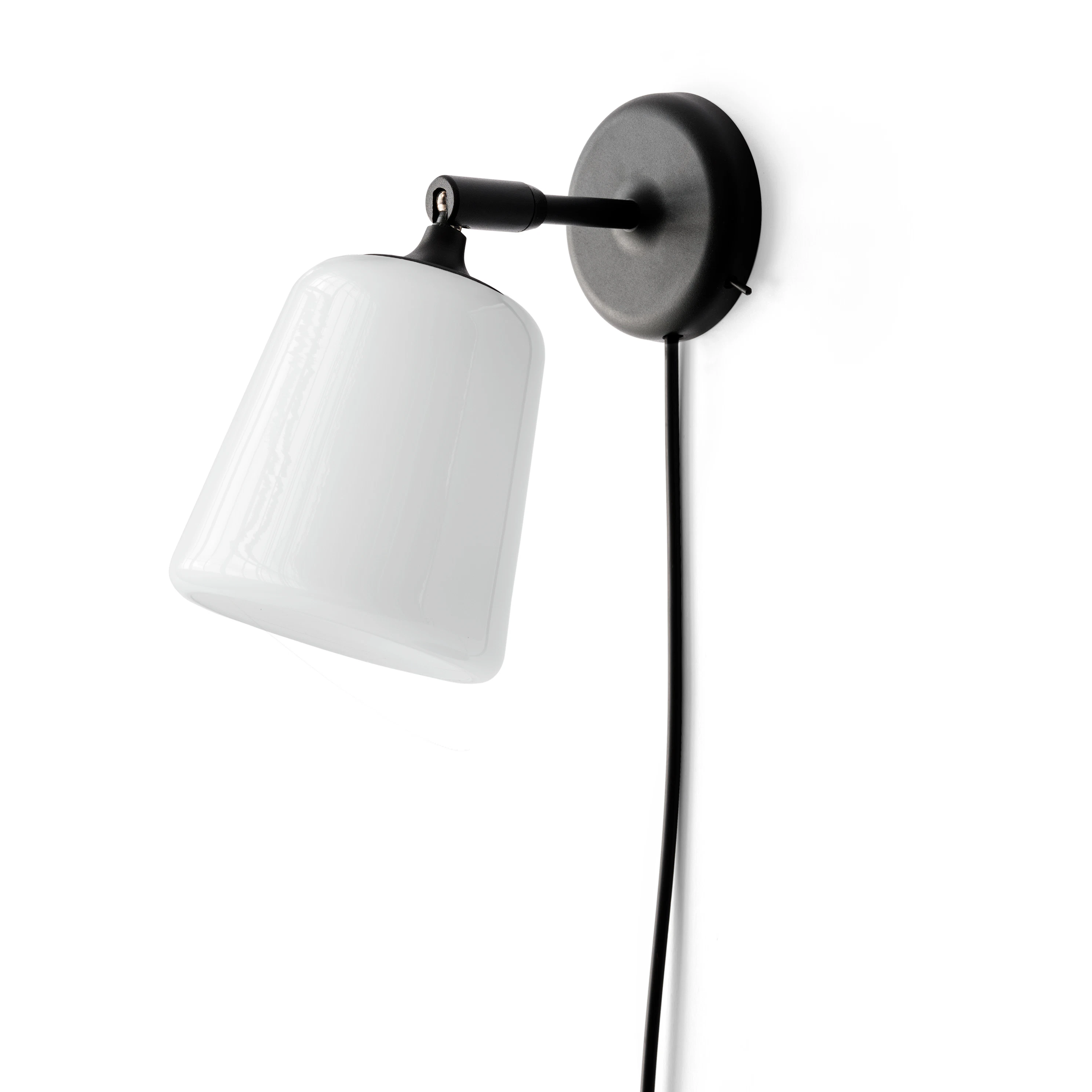 New Works Material V&auml;gglampa The New Edition - V&auml;gglampor Opalglas Opalvit